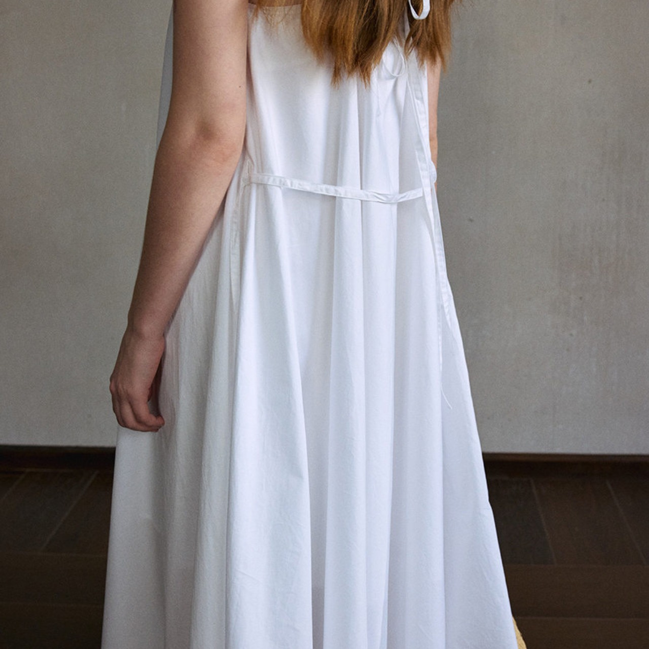 Back Ribbon Flare Camisole Dress   T4642