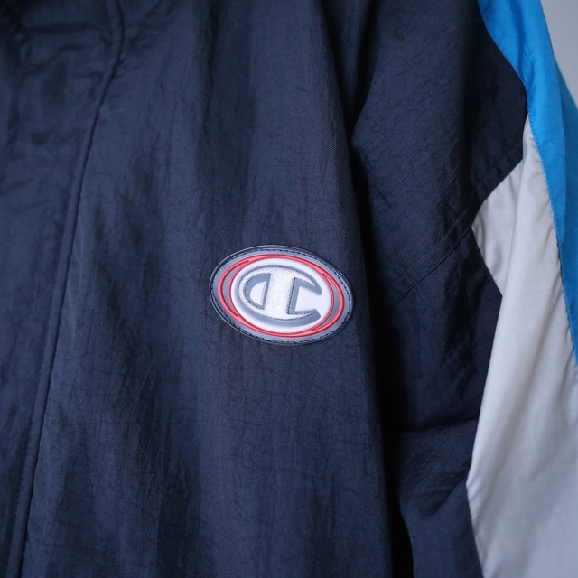"Champion" good coloring over silhouette nylon blouson