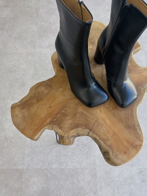 plump toe heel short boots