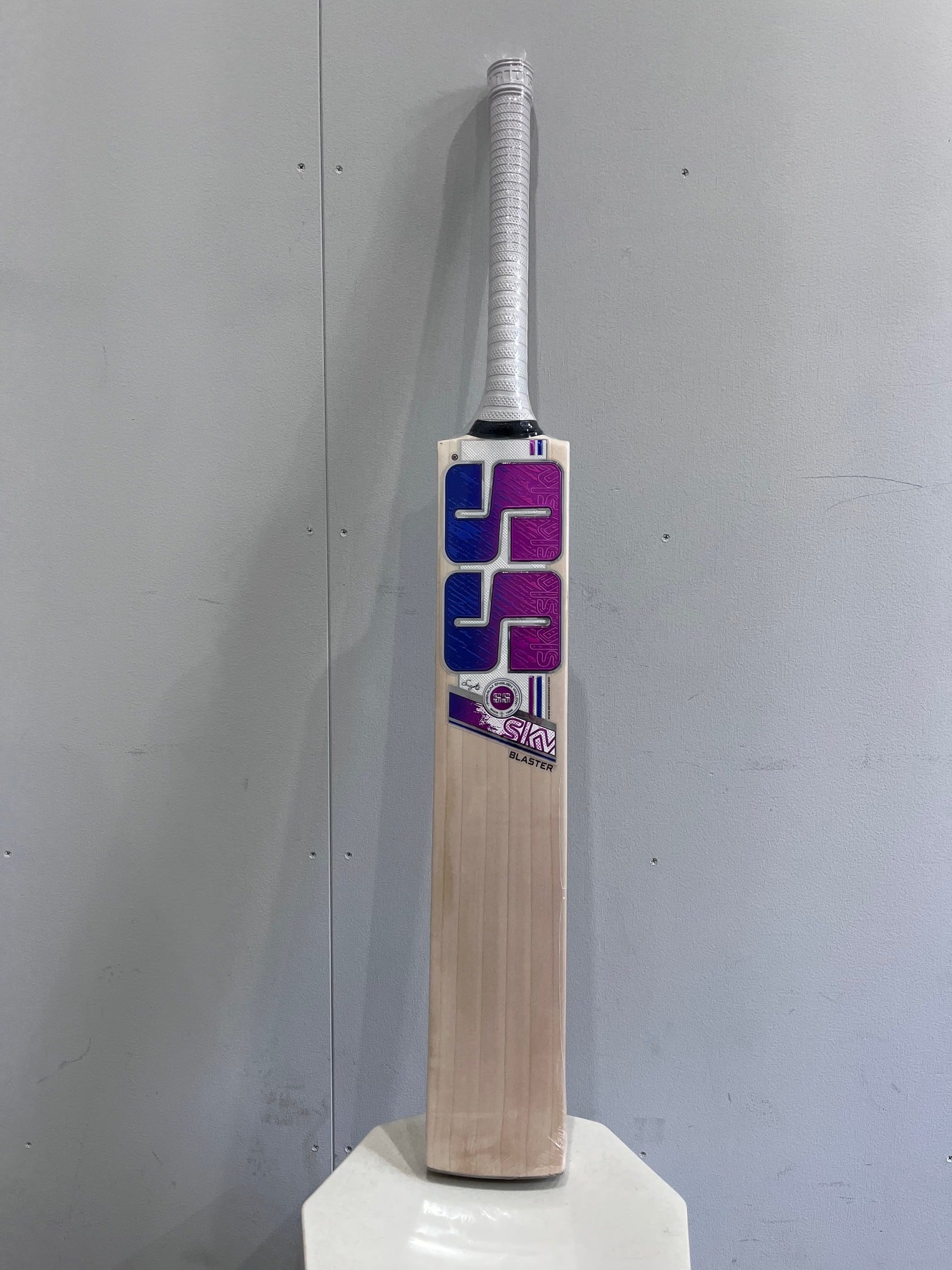 SS Sky Blaster English Willow Cricket Bat SH