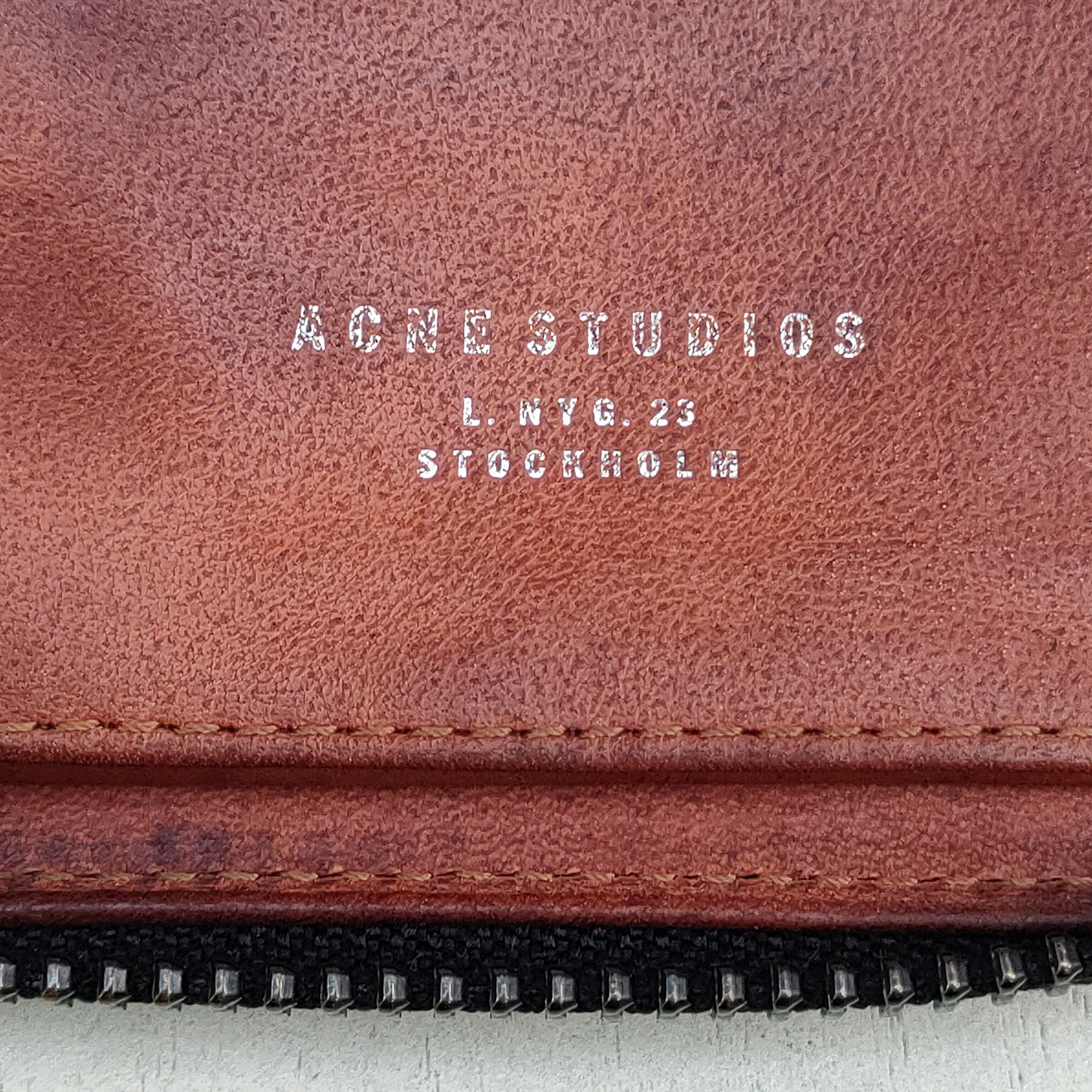 【定価4.9万円】Acne Studios レザー　コンパクトウォレット