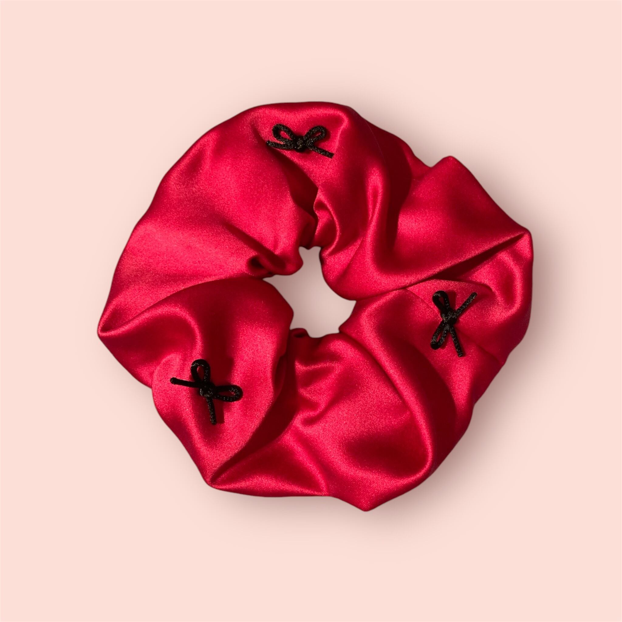 シュシュ リボンモチーフ】〈黒×ピンク〉 | ekbon official online shop