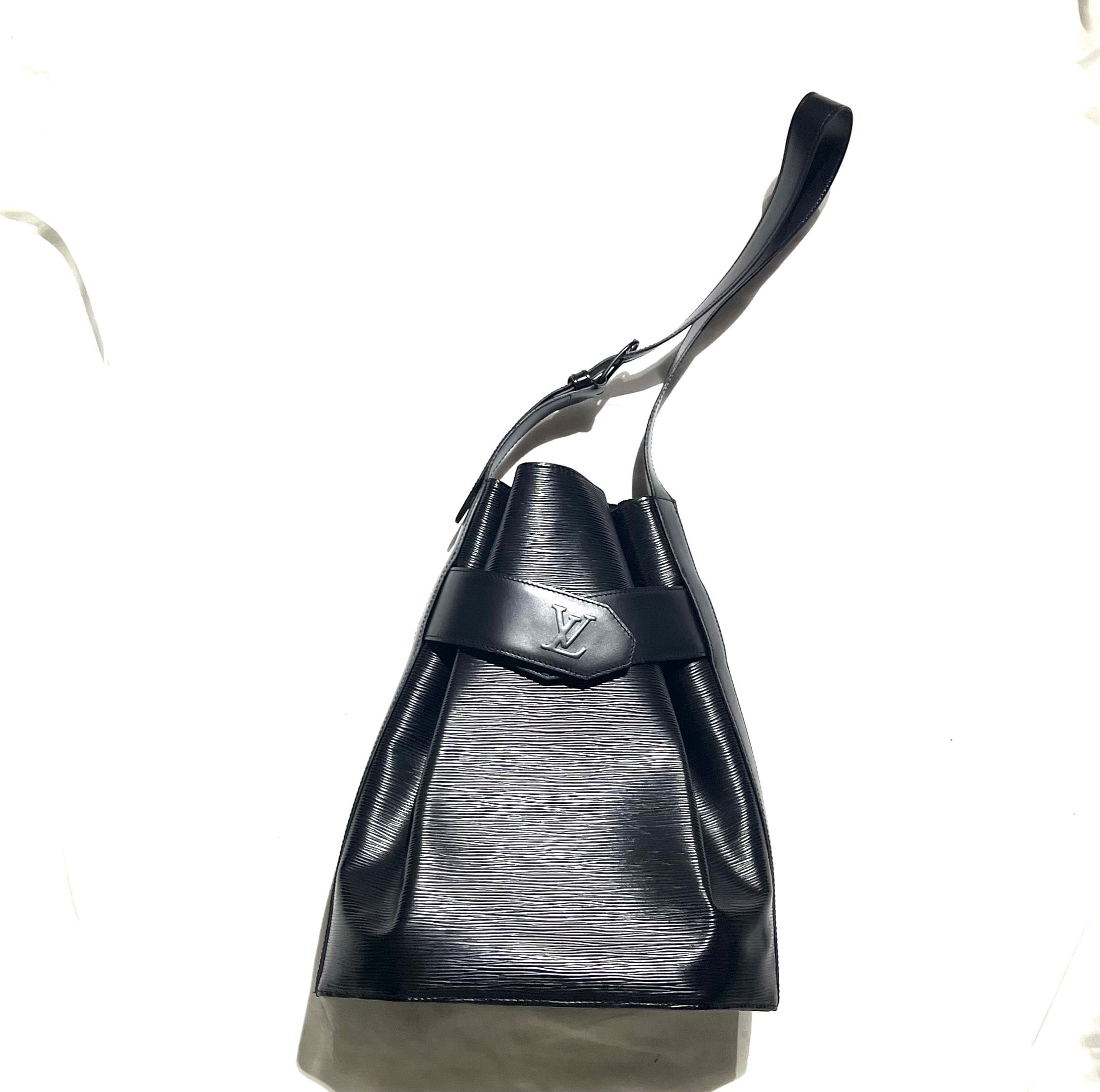 今だけ値下げ新作割☆Louis Vuitton エピ ショルダーバッグ ルイ 今だけ値下げ新作割☆Louis Vuitton エピ ショルダーバッグ ルイ