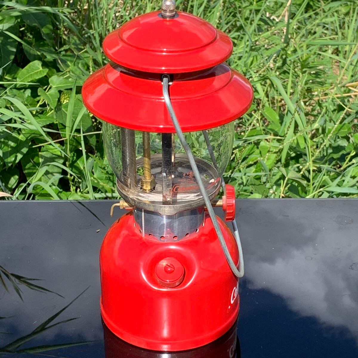 Coleman ランタン 200A043 レッド Coleman Model 200A Cherry Red Lantern “Sunshine Of The Night” BORN