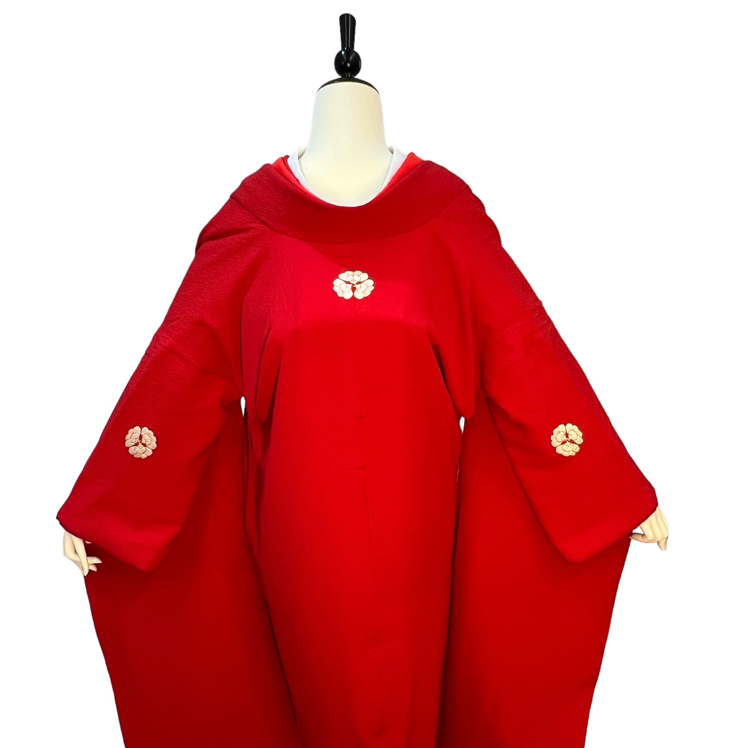 ◆新入荷◆中古◆色打掛◆L-1016-10◆赤系◆肩山や脇などに擦れによる生地難あり.襟部分の裏地が解けています◆送料無料◆ 打掛(赤鉄色地・鶴)｜着物レンタルあき (来店着付け無料・全国配送無料)