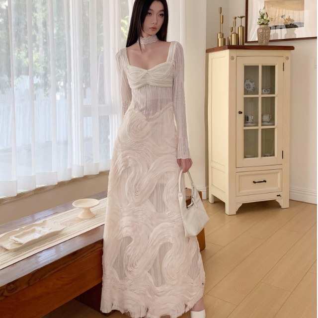 ドレス ワンピース ウェディング パーティー 二次会 披露宴 演奏会 発表会 ステージ 舞台 キャバ 衣装 謝恩会 演劇 ロング マキシ 長袖 フレアスリーブ スクエアネック タイト スリム 細身 Aライン シフォン フリル ウエストマーク ハイウエスト 可愛い きれいめ カジュアル 大人可愛い 上品 おしゃれ レトロ クール モード エレガント 主役級 存在感 華やか 無地 イベント リゾート 旅行 ガーデン レストラン 韓国 脚長 高見え 格上げ プチプラ 春 夏 秋 冬 S M L 白 ホワイト