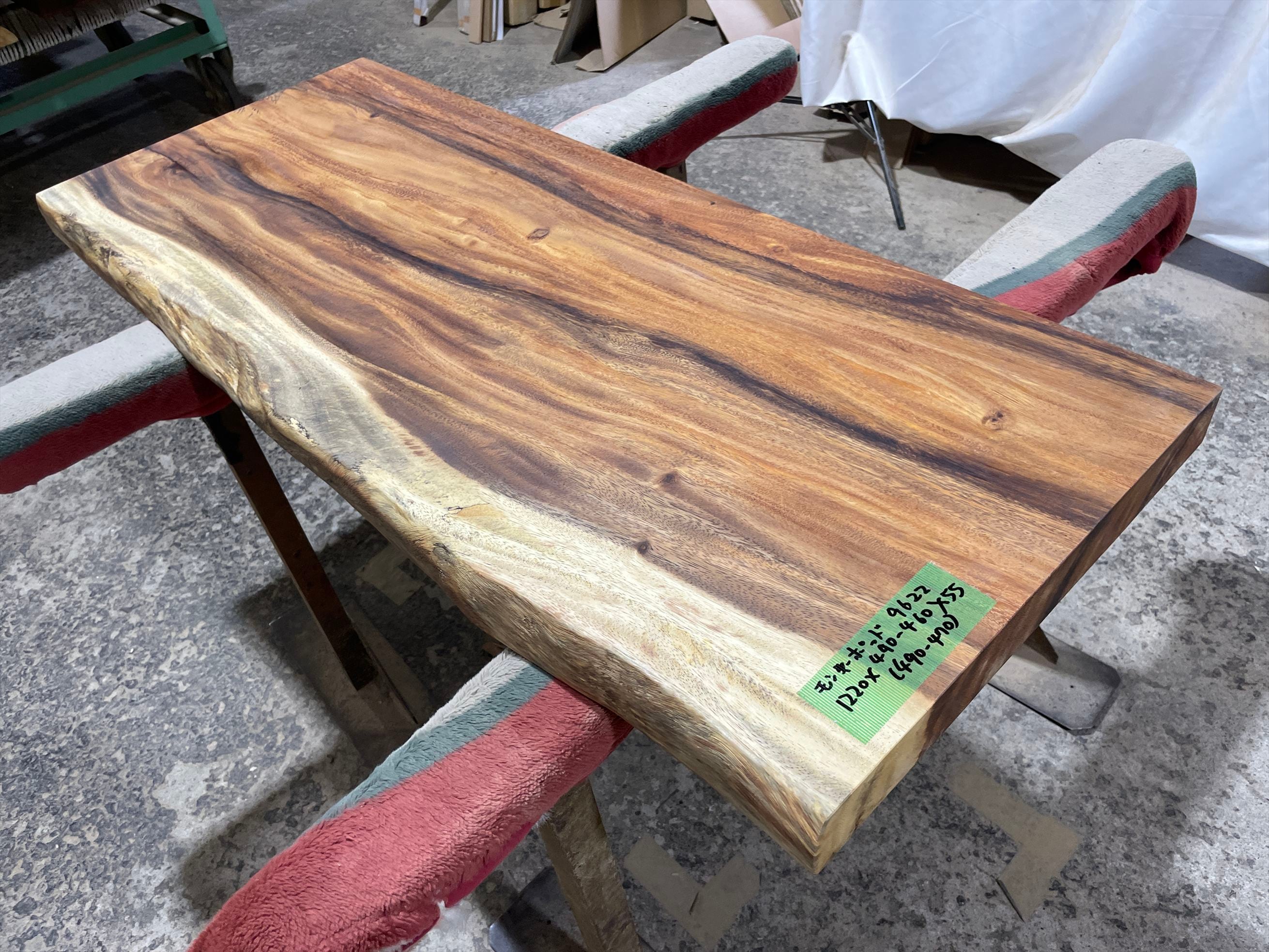 モンキーポッド9622 一枚板無垢 乾燥材 1220x490-460x55mm カウンター センターテーブル ダイニングテーブル