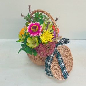 BASKET ARRANGEMENT M