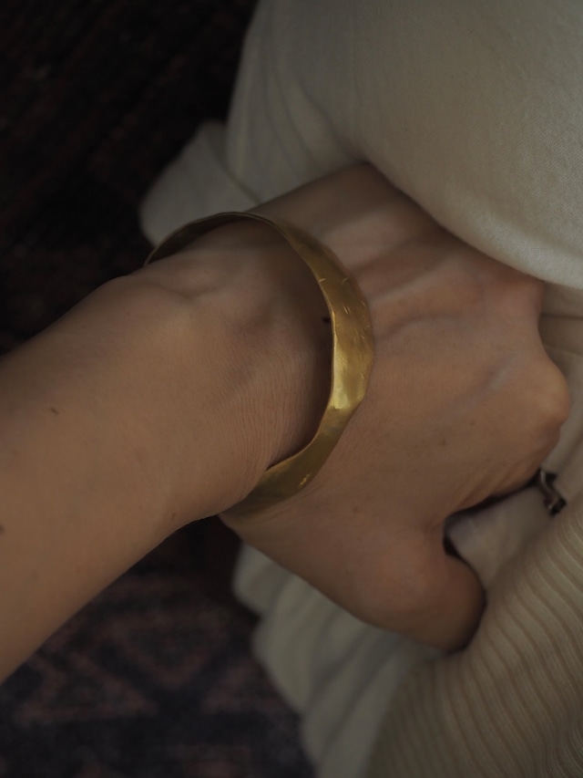CURVY BRACELET