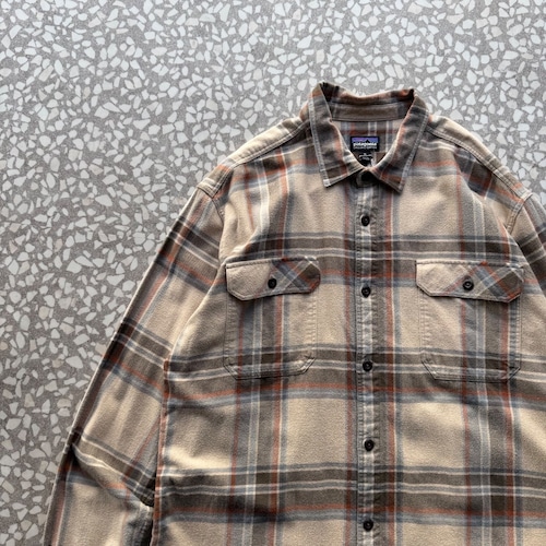 patagonia / OGGANIC COTTON check shirt size XL