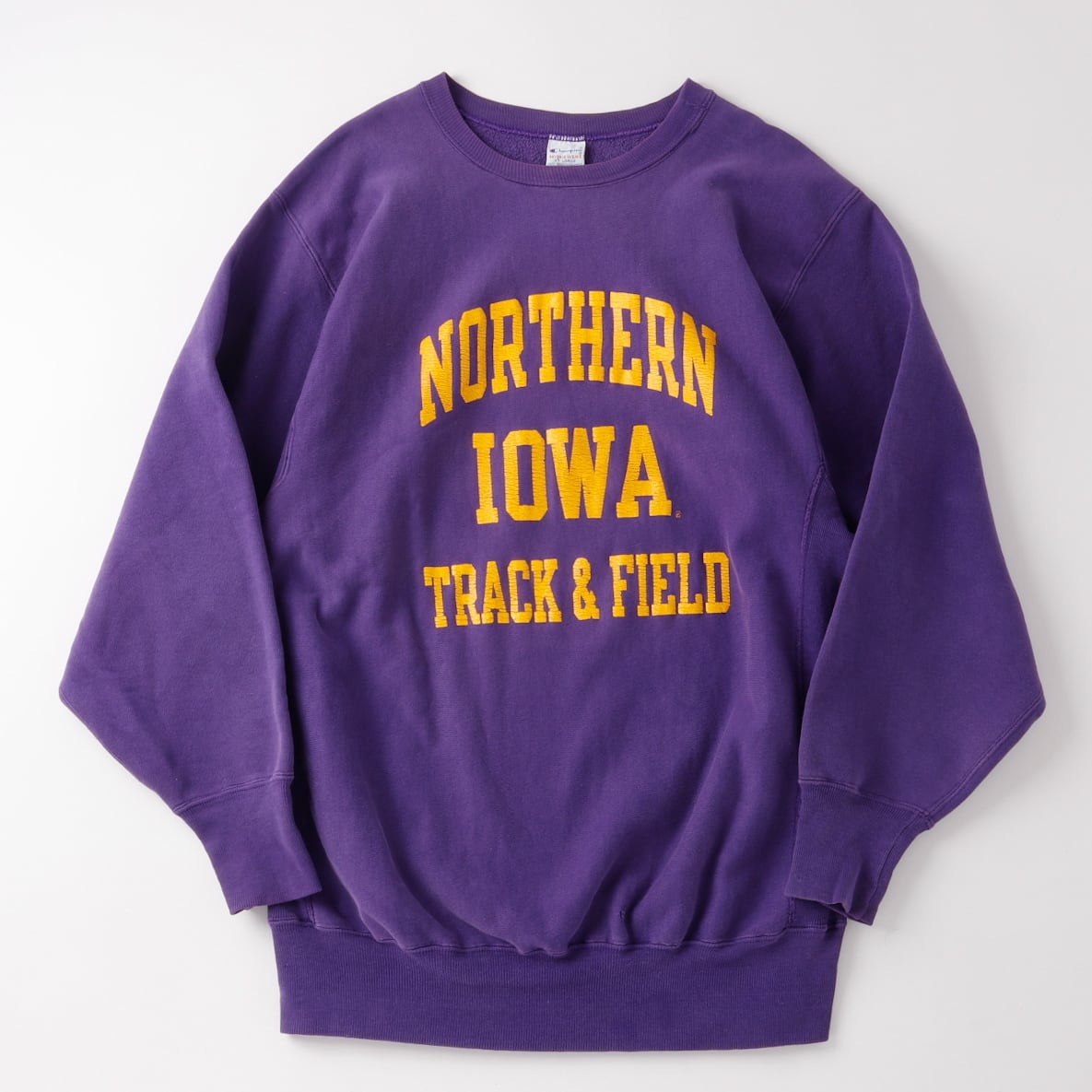 トップス Champion Iowa State Reverse Weave 希少】90s champion Reverse Weave fade purple Vintage sweat made in