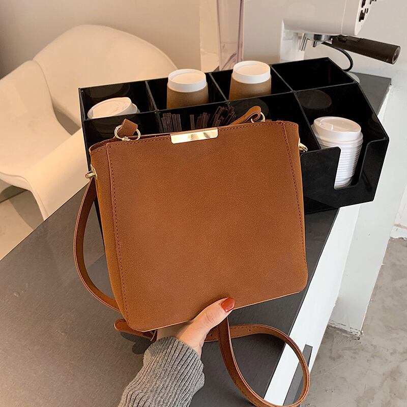 レトロフロストスモールバッグ2020秋冬新流行ファッションオールマッチメッセンジャーバッグネットレッドワンショルダー脇の下バケットバッグ Tiancai_Wing_Bag17339298267