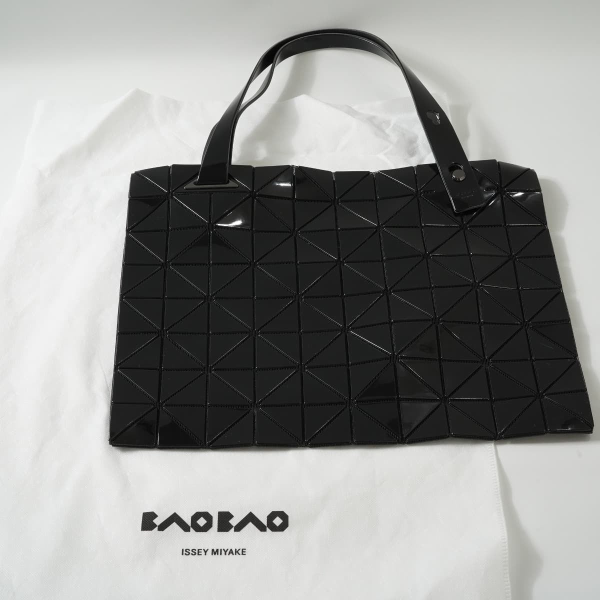 定価9.5万 BAO BAO ISSEY MIYAKE バオバオ イッセイミヤケ CARTON カルトン トートバッグ ブラック 黒 |  「フクル」ファッションブランドユーズドセレクトショップ powered by BASE