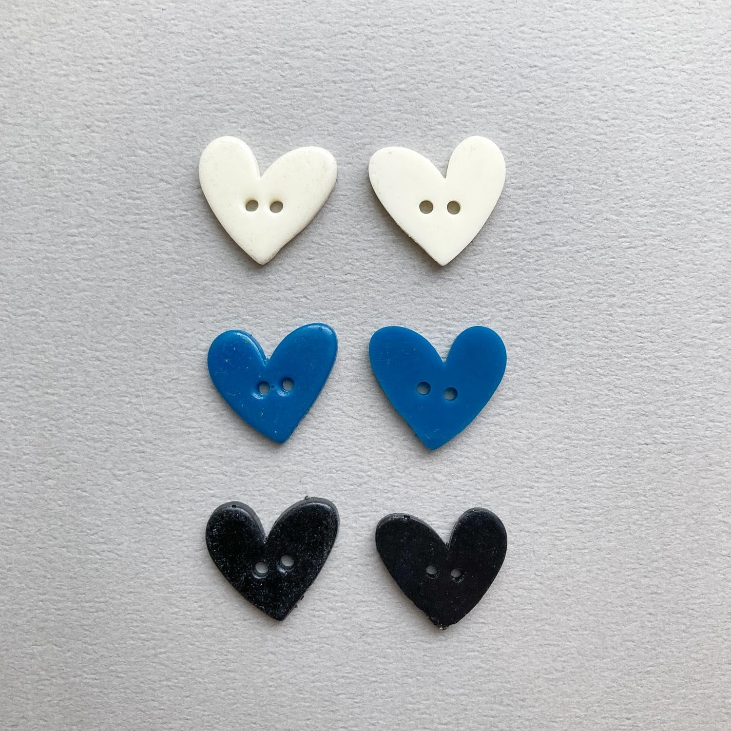 再入荷〉いびつハートの2穴ボタン（20mm） | Dua-アクセサリーパーツ