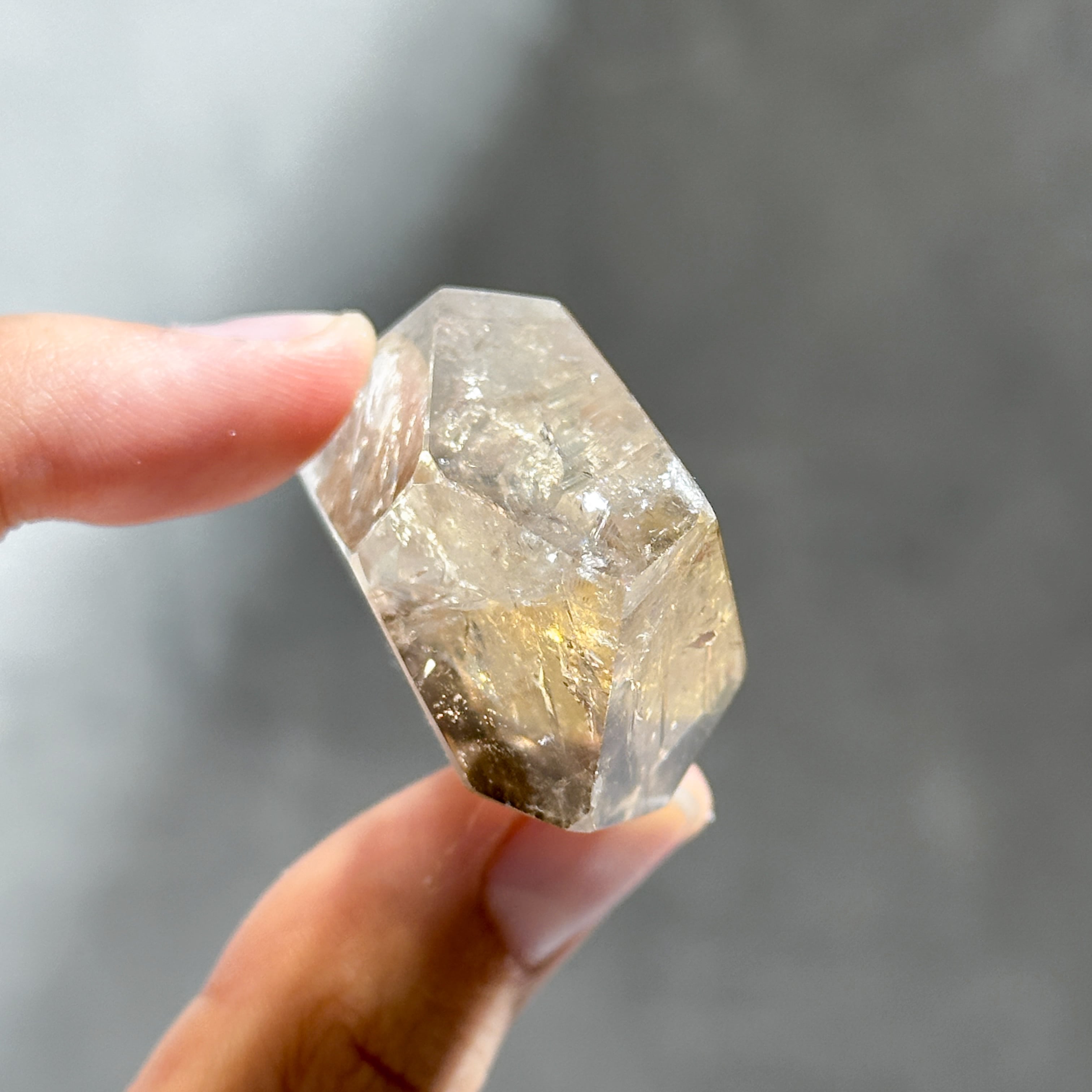 ファントム・虹◎シトリン（黄水晶） フリーフォーム39◇ Citrine