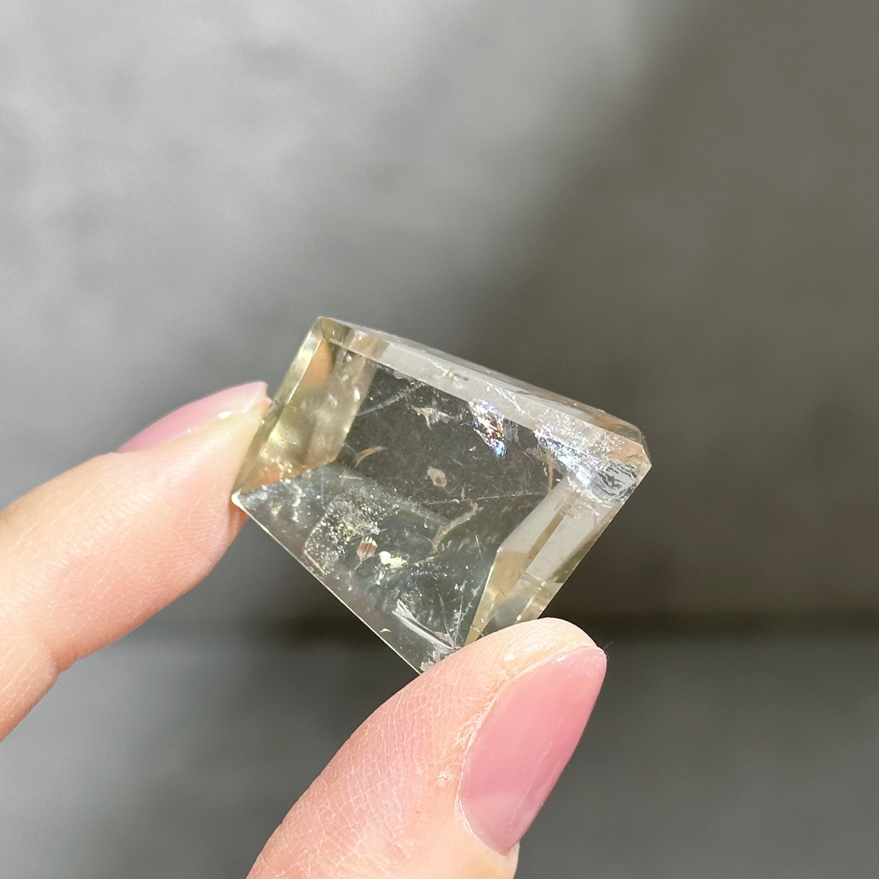 シトリン(黄水晶) シトリン（黄水晶）原石カット磨き石 126g 天然石販売 名取