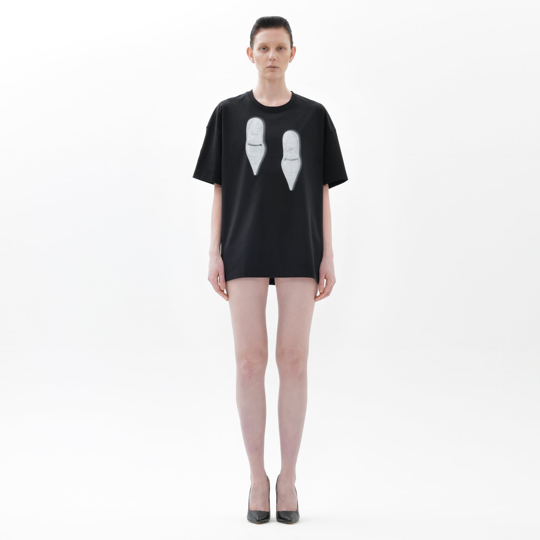 【Pre-order】Black Pumps Oversized T-Shirt