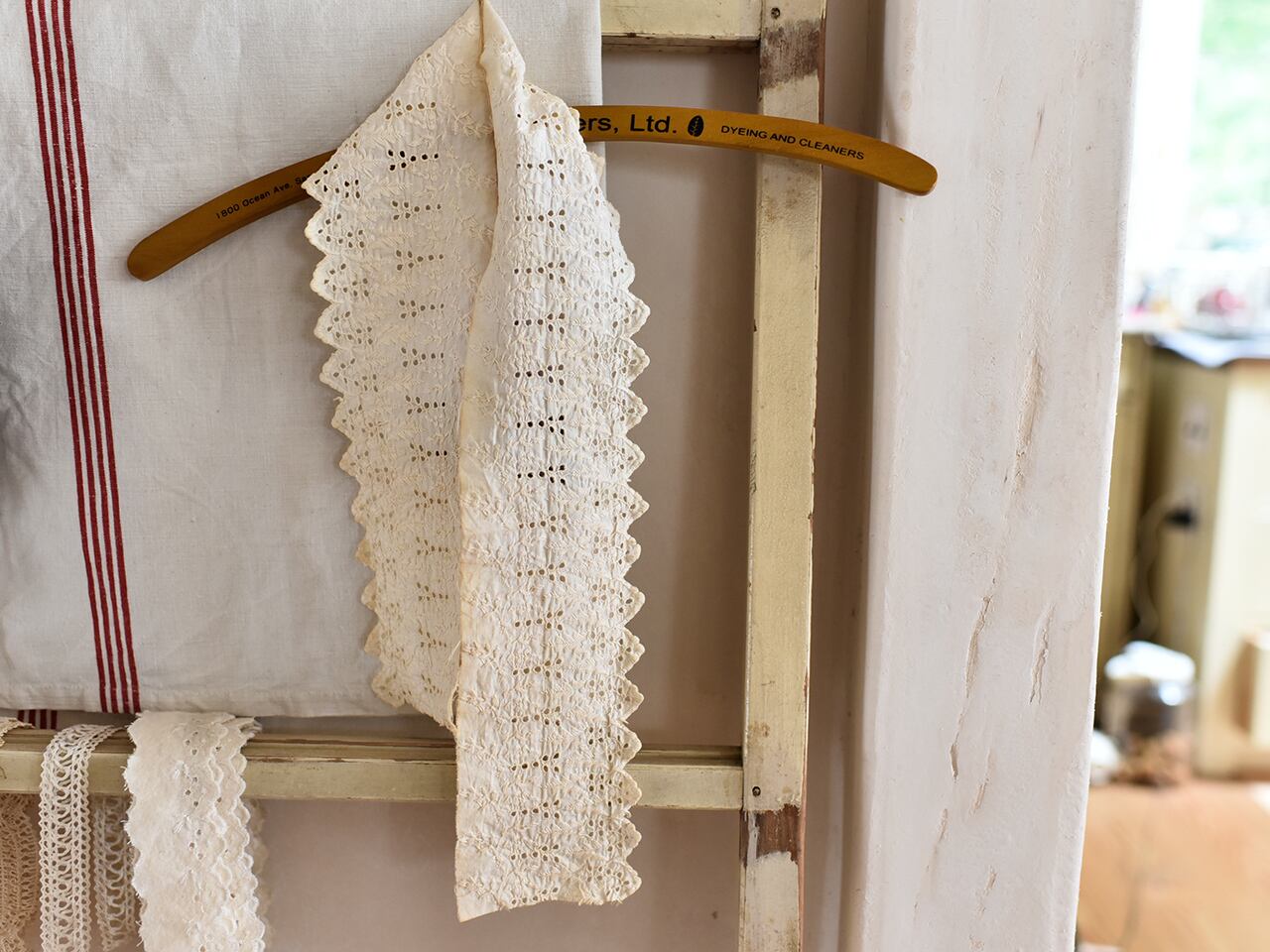 レトロな柄がかわいいアンティークレース(F) *フレンチアンティーク