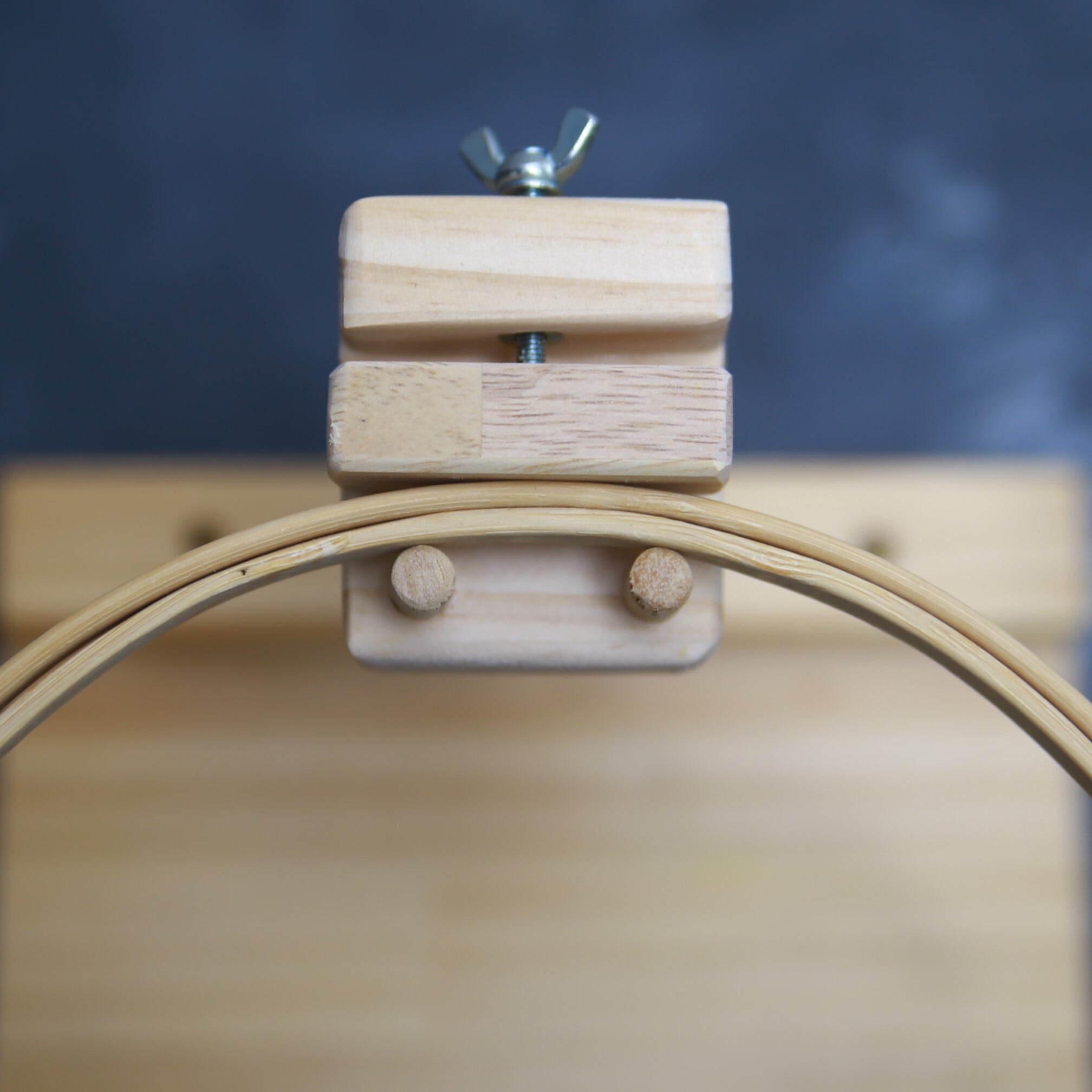 刺繍丸枠スタンドST【2種のグリップが付属】※刺繍丸枠は付属してい