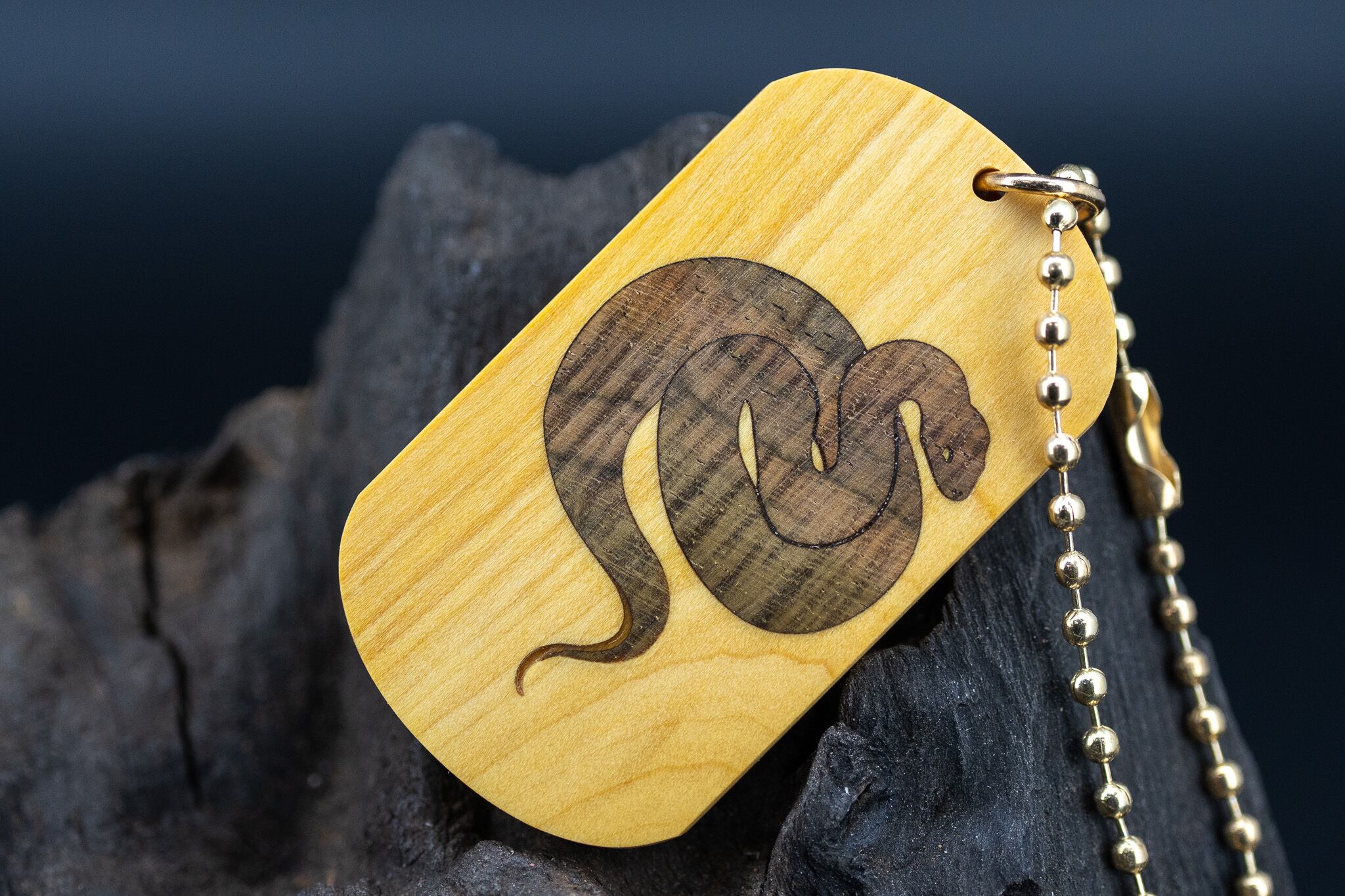 ※【日本工芸文化の代表格】御蔵島柘植 ドッグタグ 象嵌