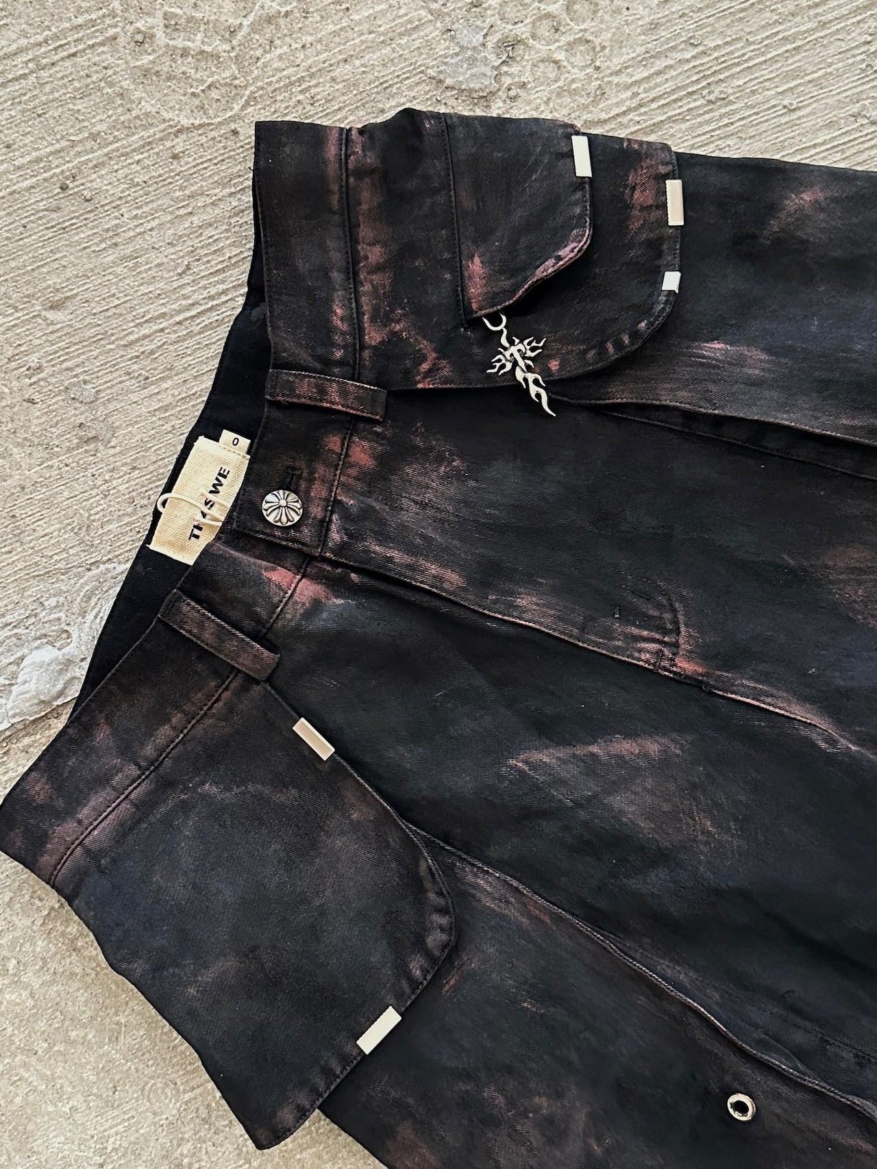 【TH4SWE】Rust Dyed Multi Pocket Flare Cargo Pants