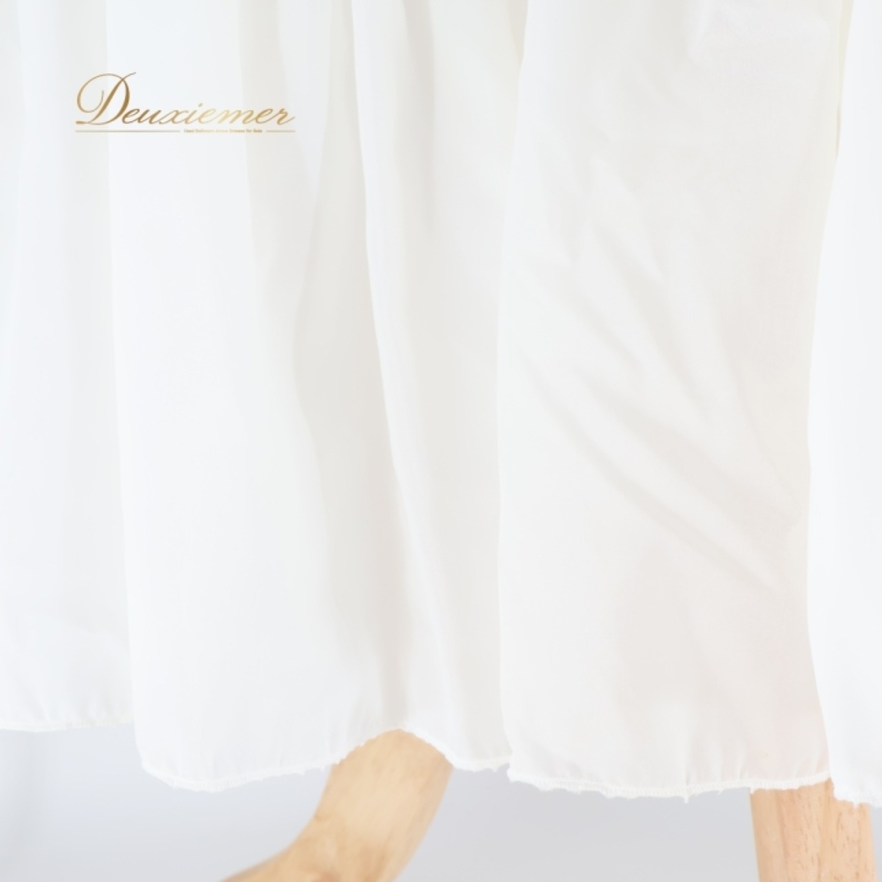 フラメンコ 衣装 ペチコート ファルダ スカート 白 無地 リボン 赤 軽い 薄い 重ね着 ダンス パーティ 発表会 ホワイト系 レッド系 フリル 薄手 レディース ゆったり シンプル おしゃれ かわいい ダンス衣装 イベント用