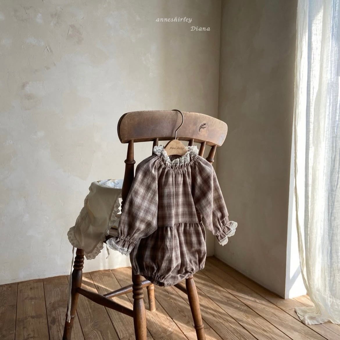 anneshirley Alice suit