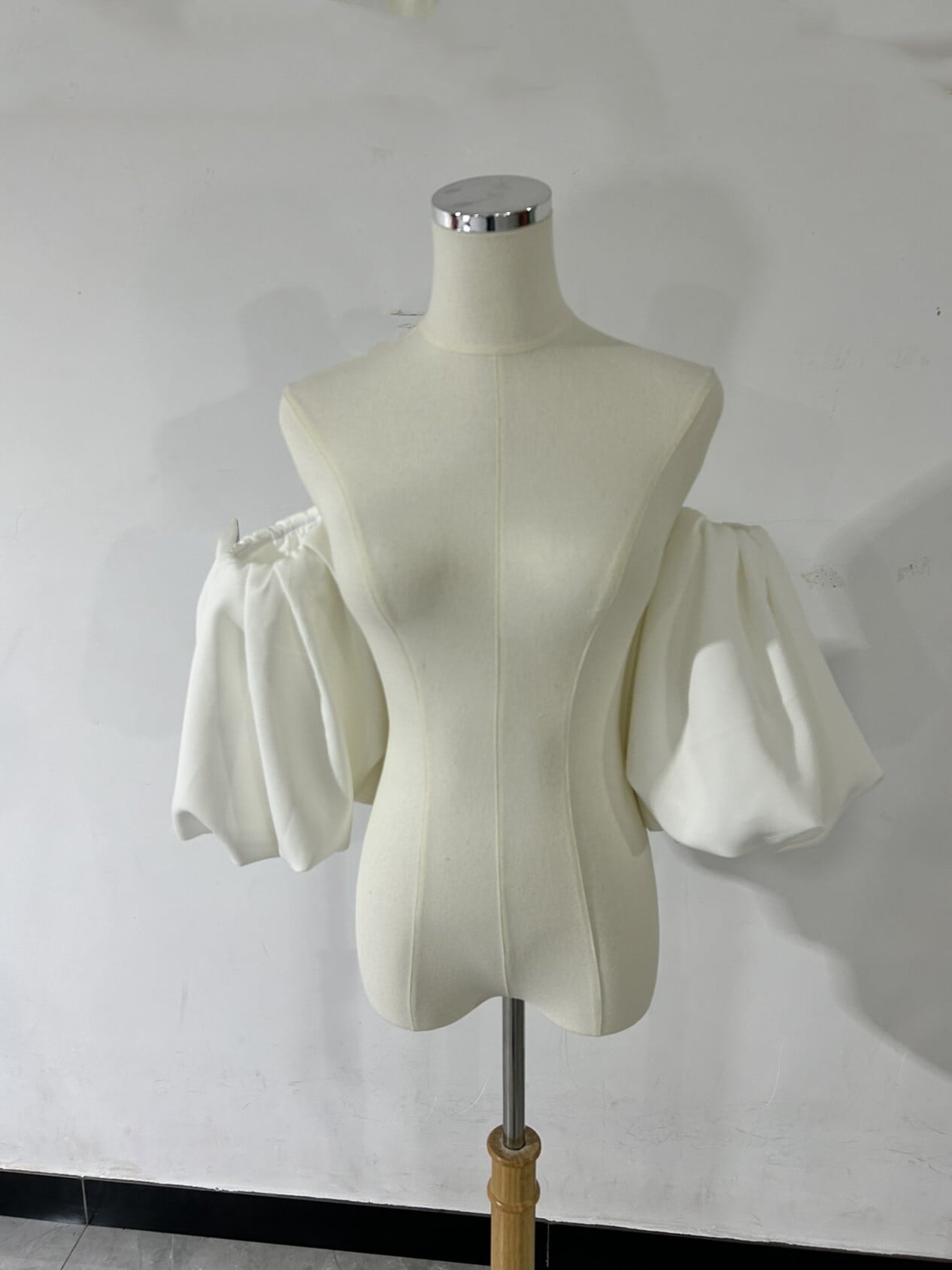 ウェディングドレス大人気上昇 取り外し袖 ホワイト ショルダーの付け袖  三角形 パフスリーブ