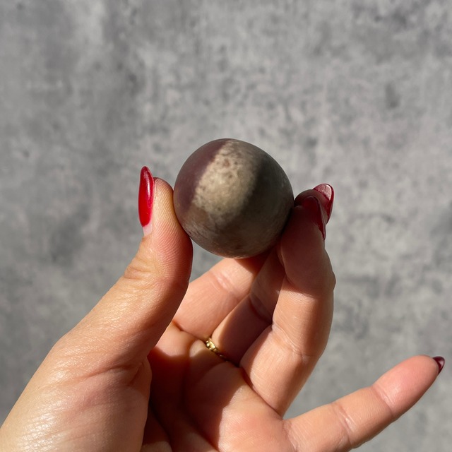 インド・ナマダ川【クリプトクリスタリンクォーツ（シバリンガム）】リンガム ① 鉱物 天然石 パワーストーン