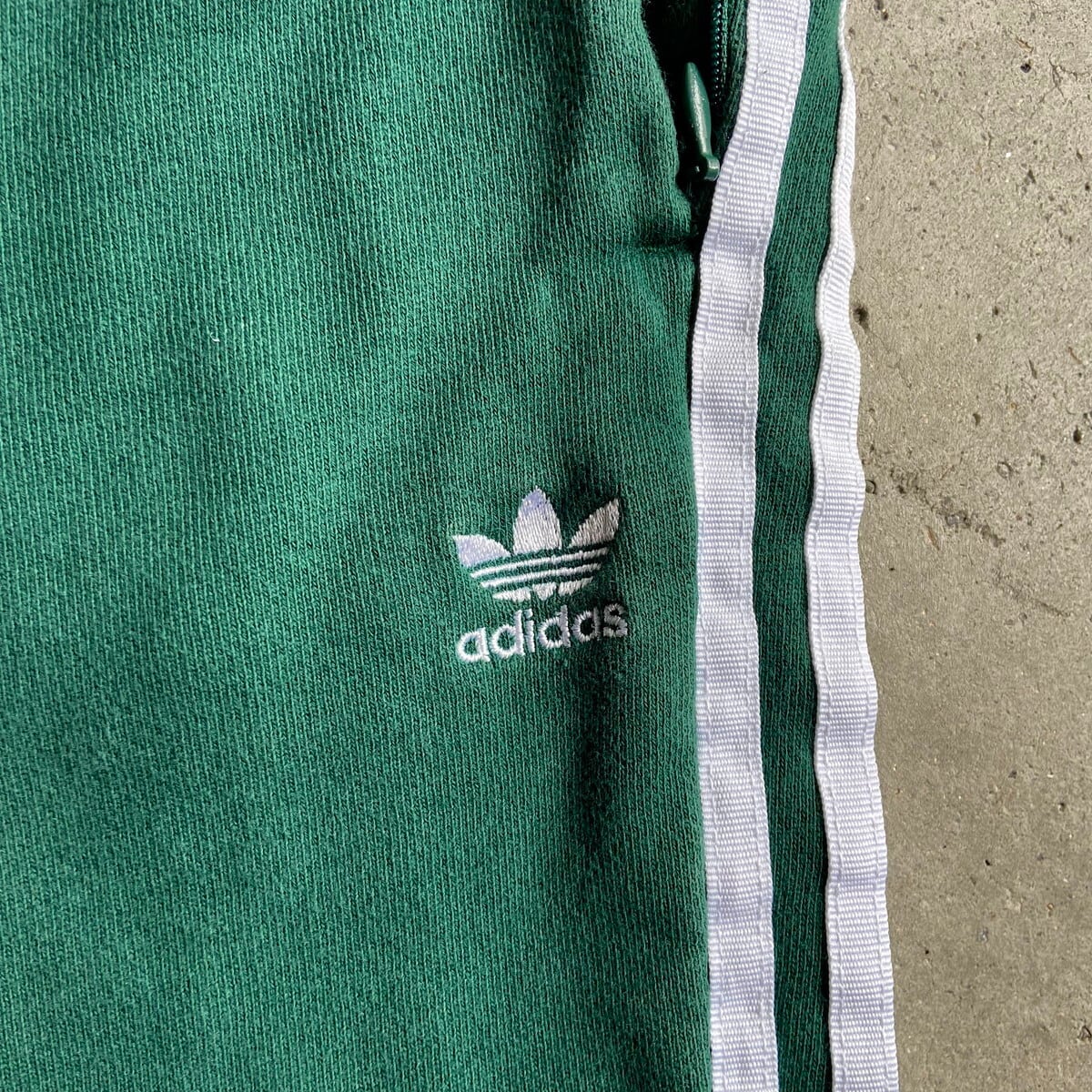 adidas アディダス ワンポイントロゴ 刺繍 サイドライン スウェット