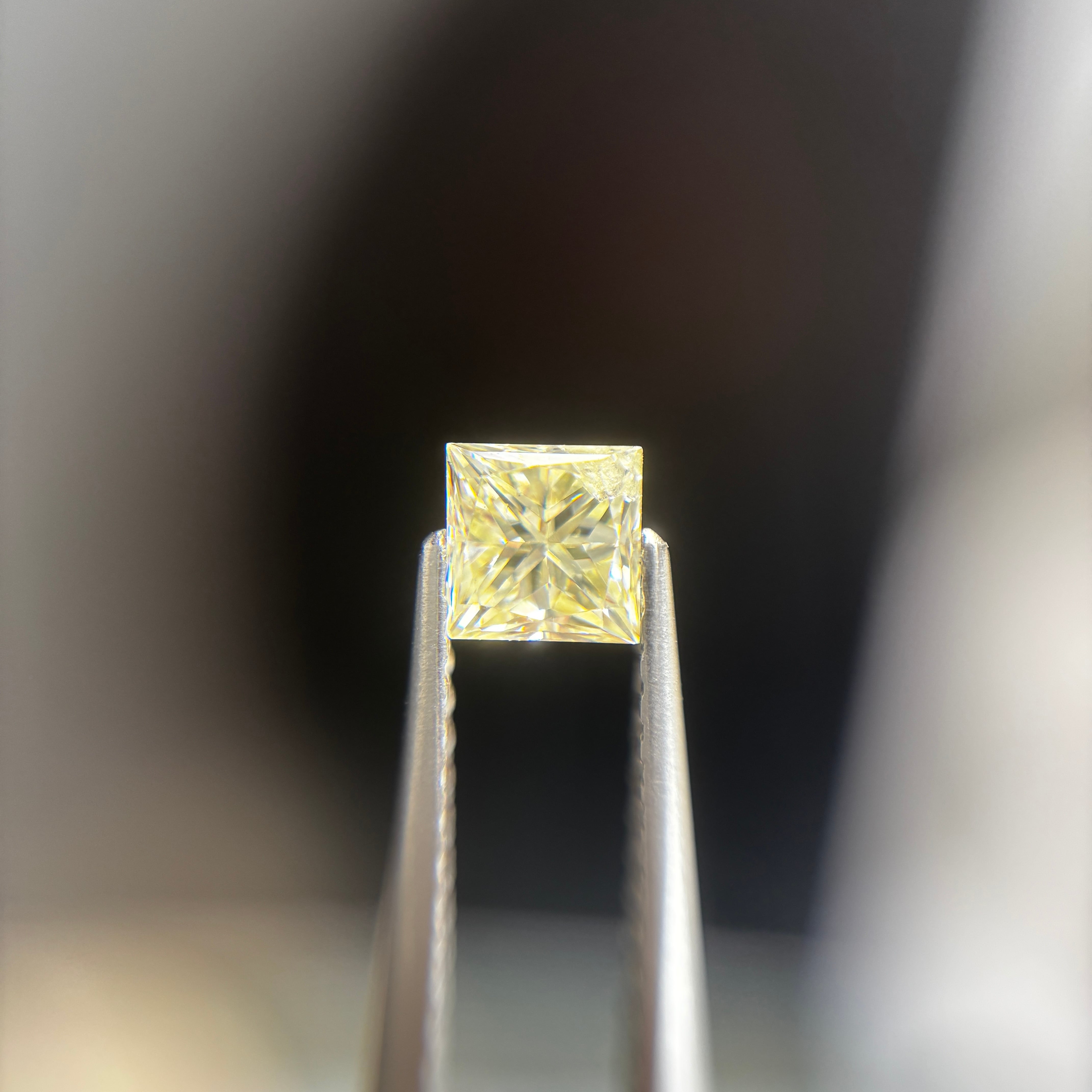 イエローダイヤ (Yellow Diamond) | MUSÉE COLORÉE