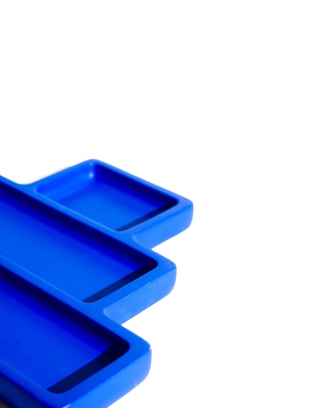 OCTAEVO Pyramid-Shaped Blue Tray (Spain)
