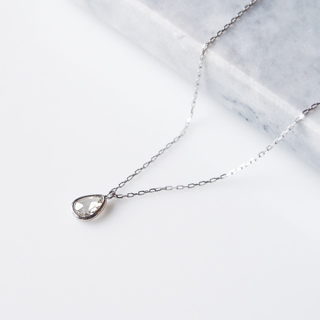 シンプルな一粒ダイヤのプラチナネックレス　ローズカットダイヤモンド NO.1　華奢　しずく　雫　ドロップ