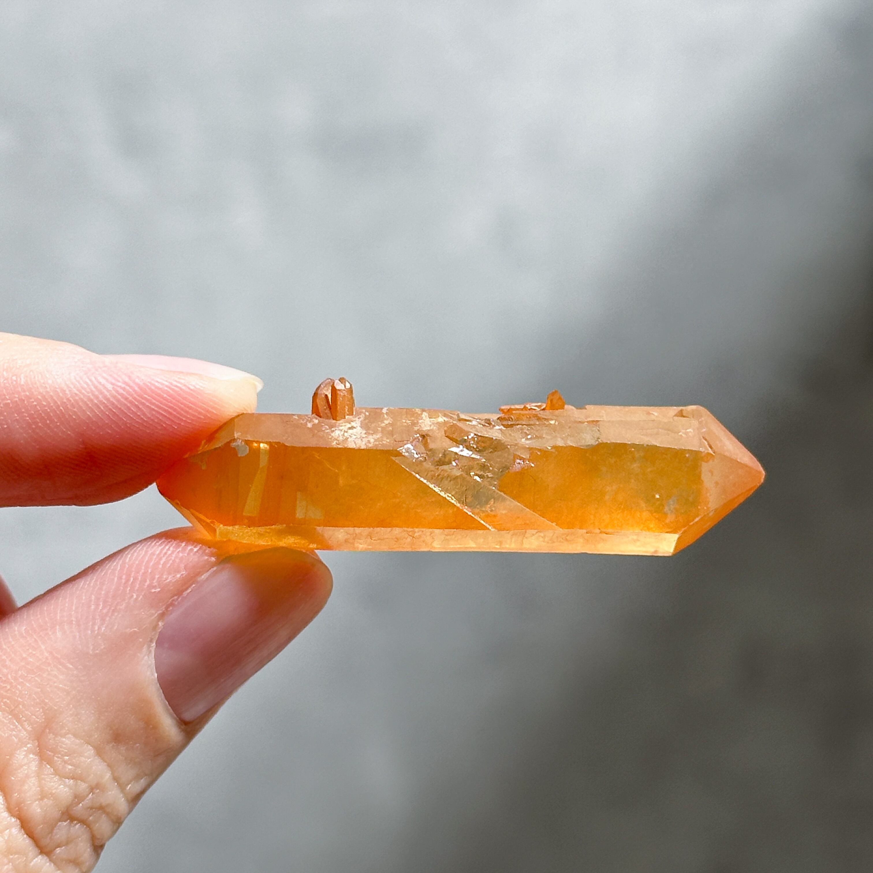 貫入◎タンジェリンクォーツ ポイント51◇ Tangerine Quartz ◇ 天然石