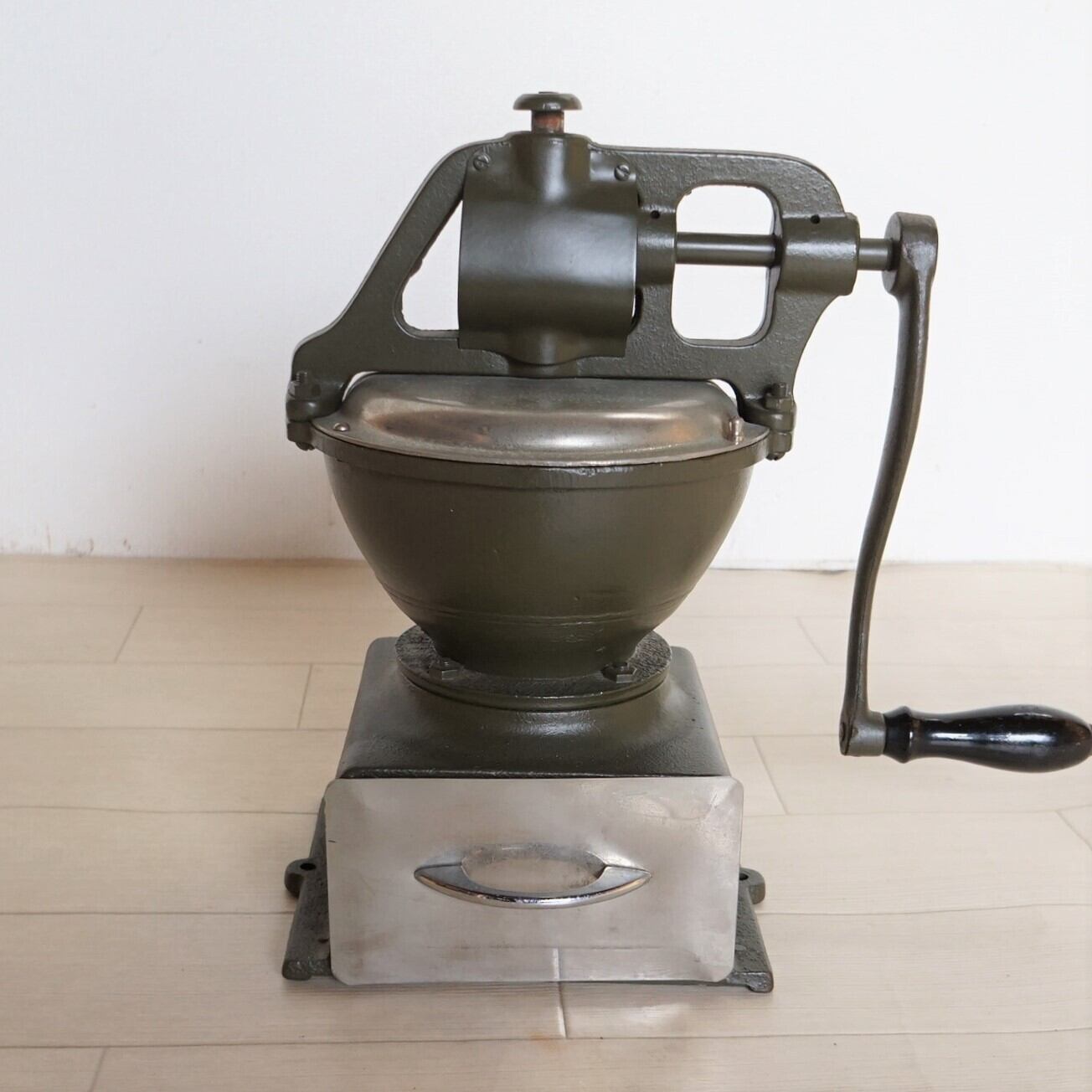 【コレクション 47】ドイツ・TROSSER社 重厚なコーヒーミル