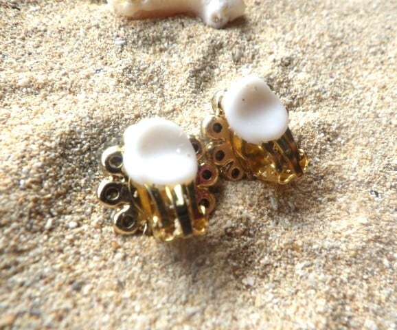 Ocean Flower 海の底のお花イヤリング☆蝶バネ☆ ホワイトオパール