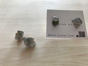 ラブラドライト　pierce