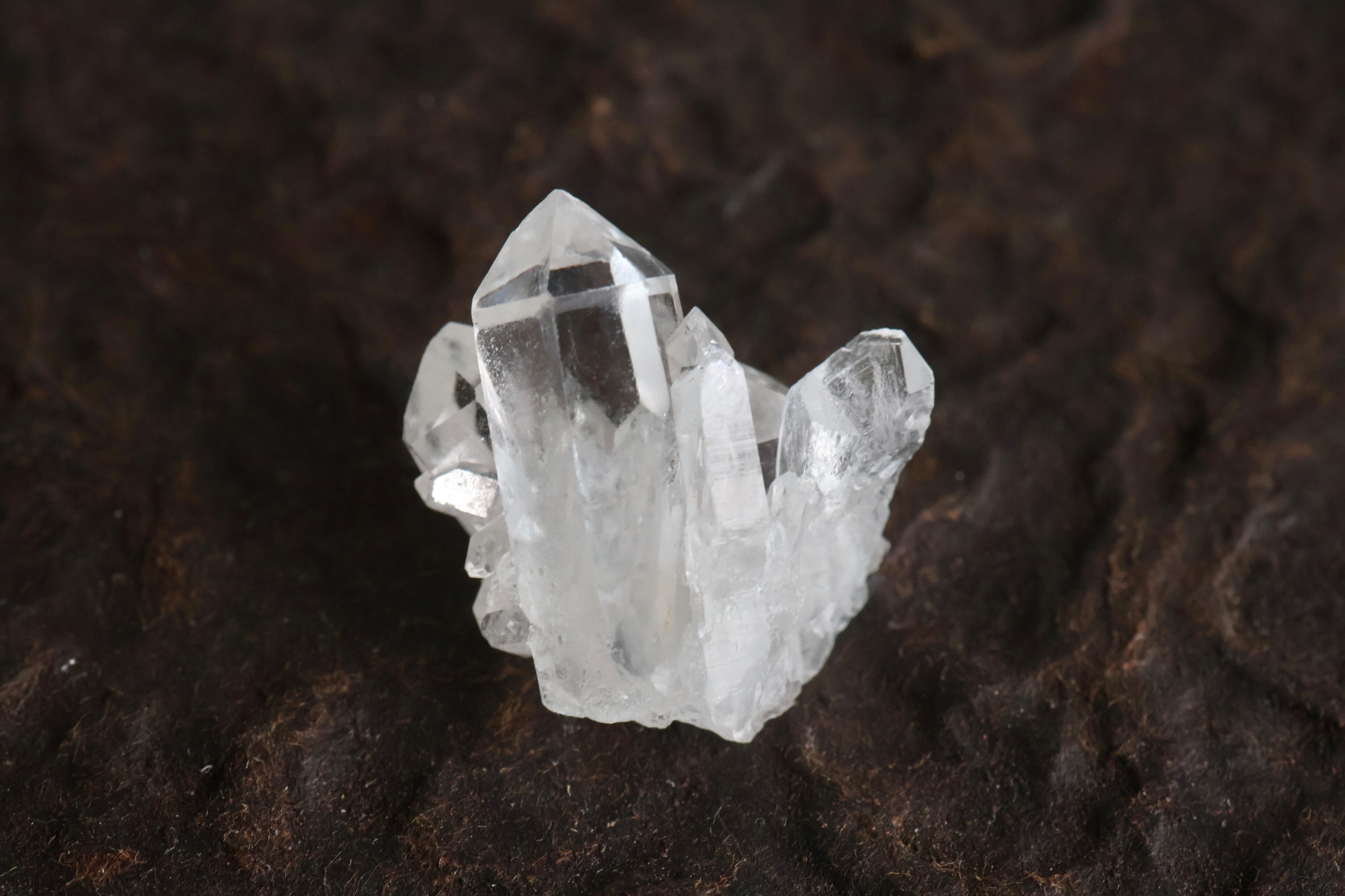 虹入り‼️ヒマラヤのレムリアン水晶 マカルー産 ヒマラヤ水晶 マカルー産 | 石垣島の夜光貝アクセサリーとヒマラヤ水晶