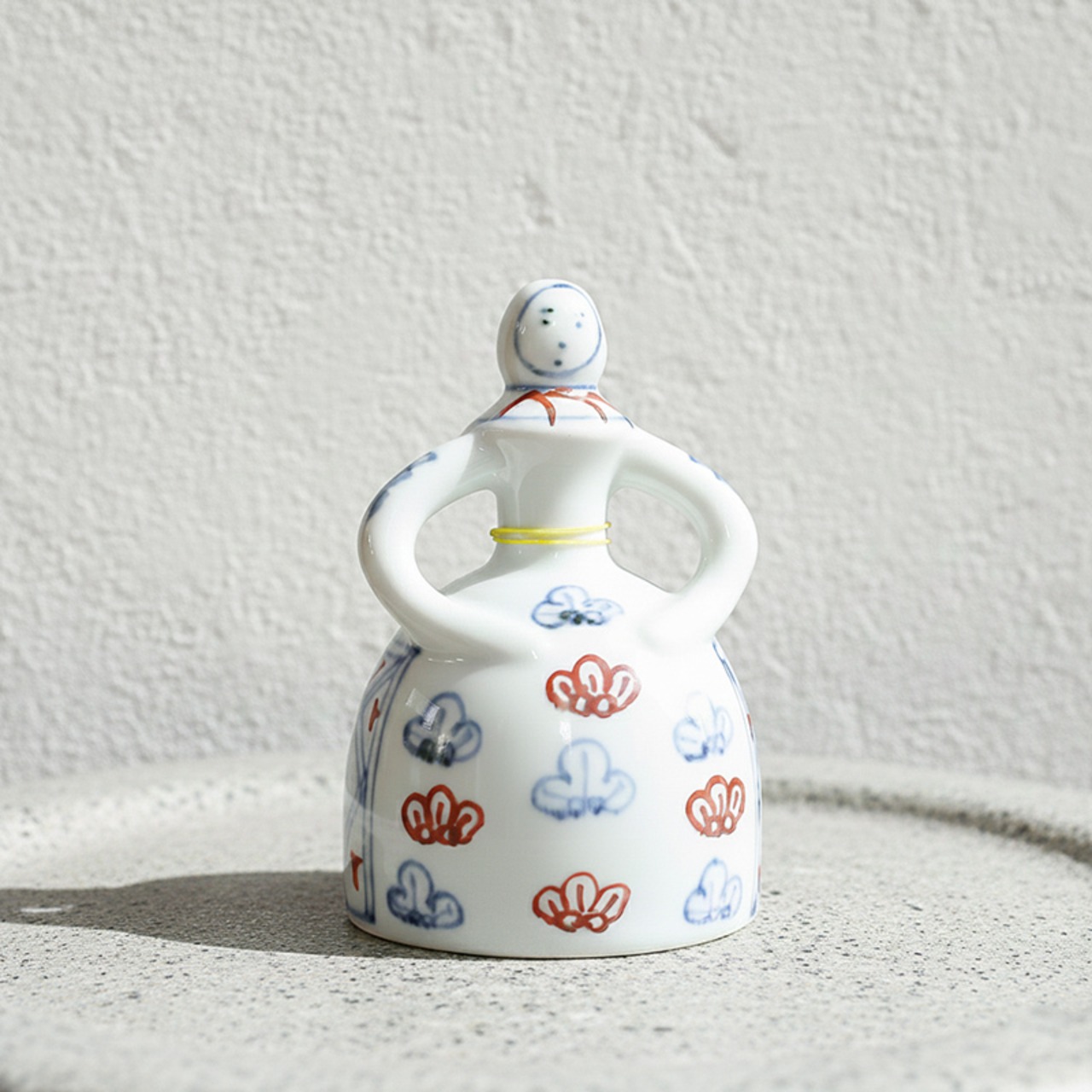 優しく見つめる、砥部焼の呼び鈴 2