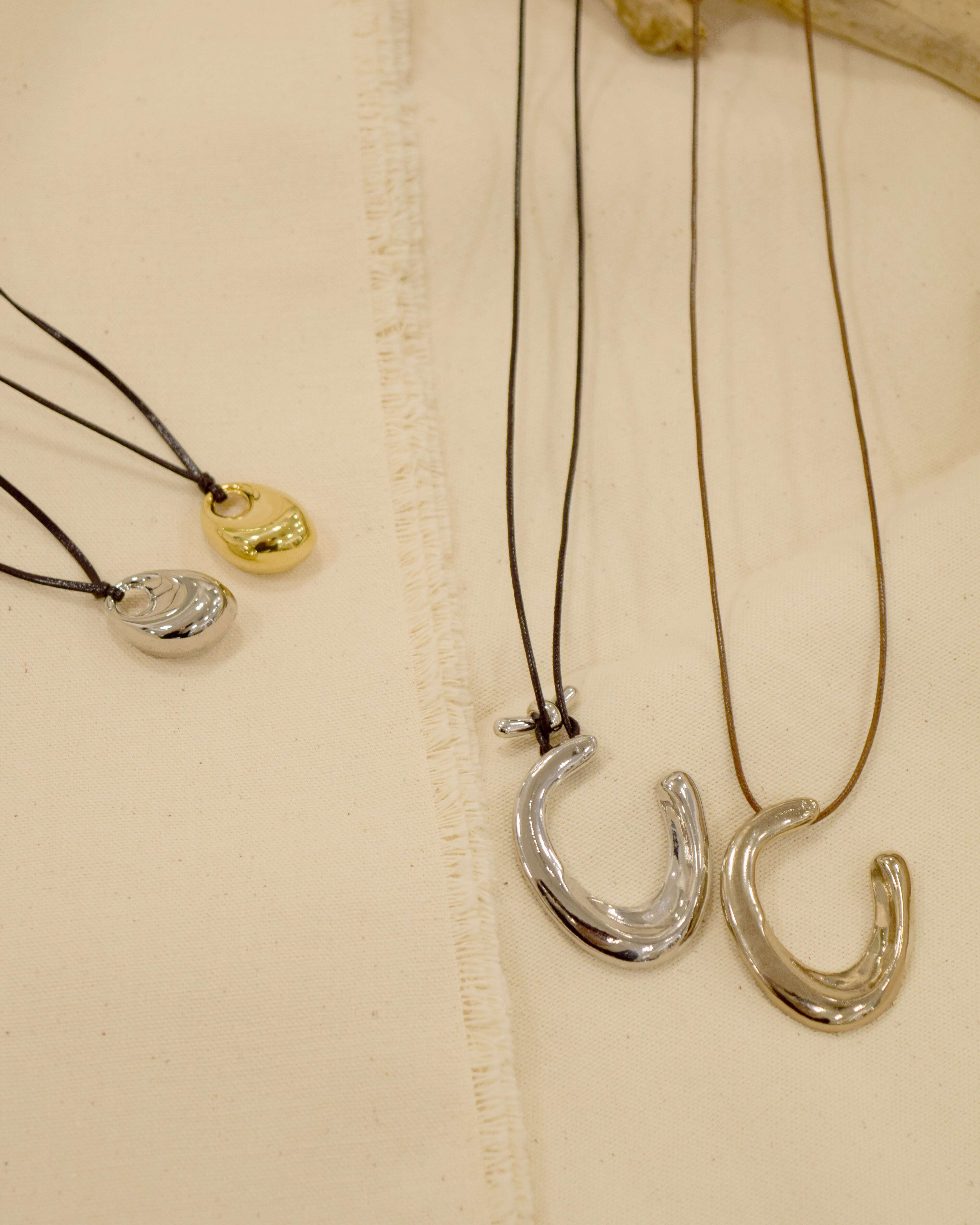 ROSIEE 】ニュアンスモチーフコードネックレス | valance 福井