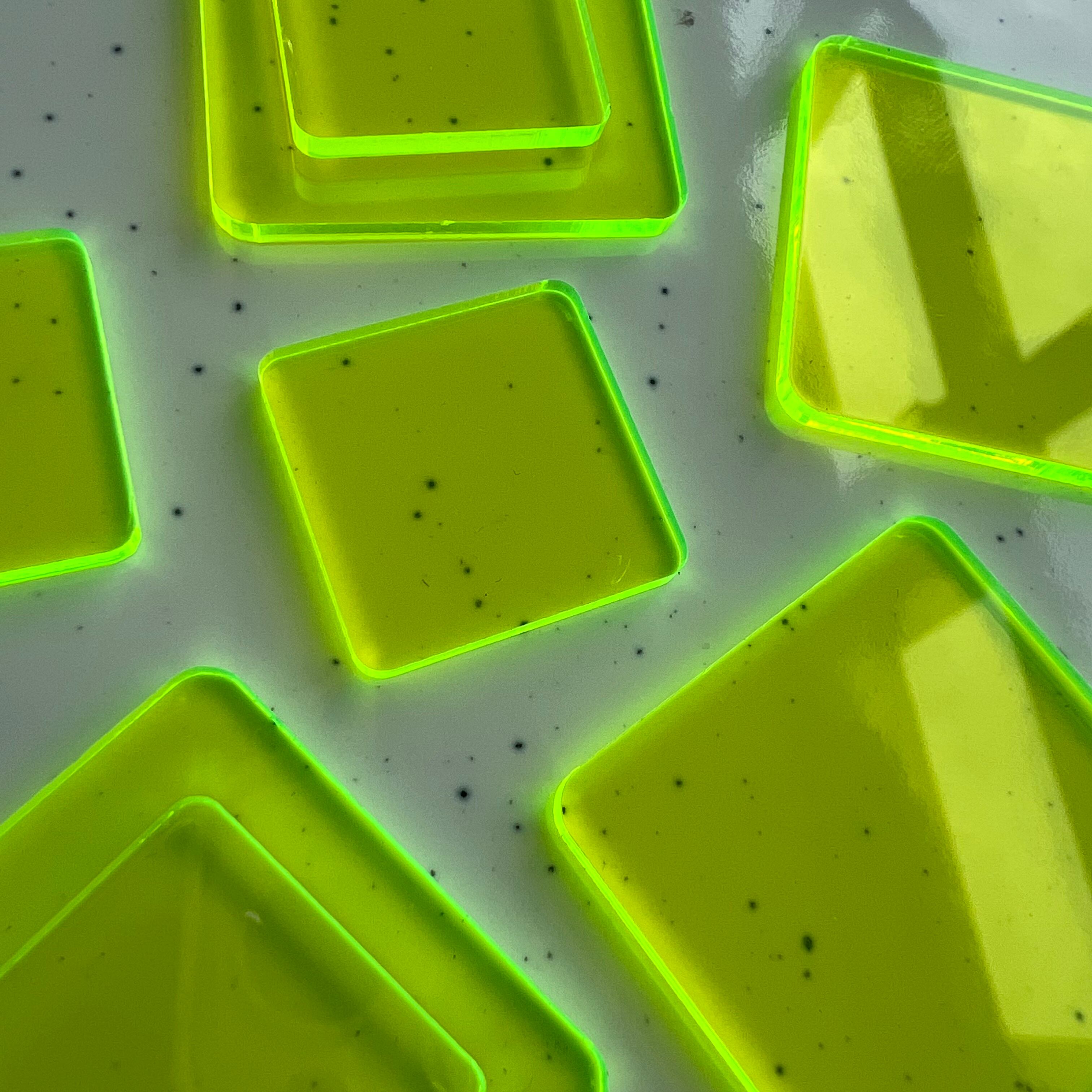 蛍光 ⬜︎アクリル I038 | MASHERI partsshop