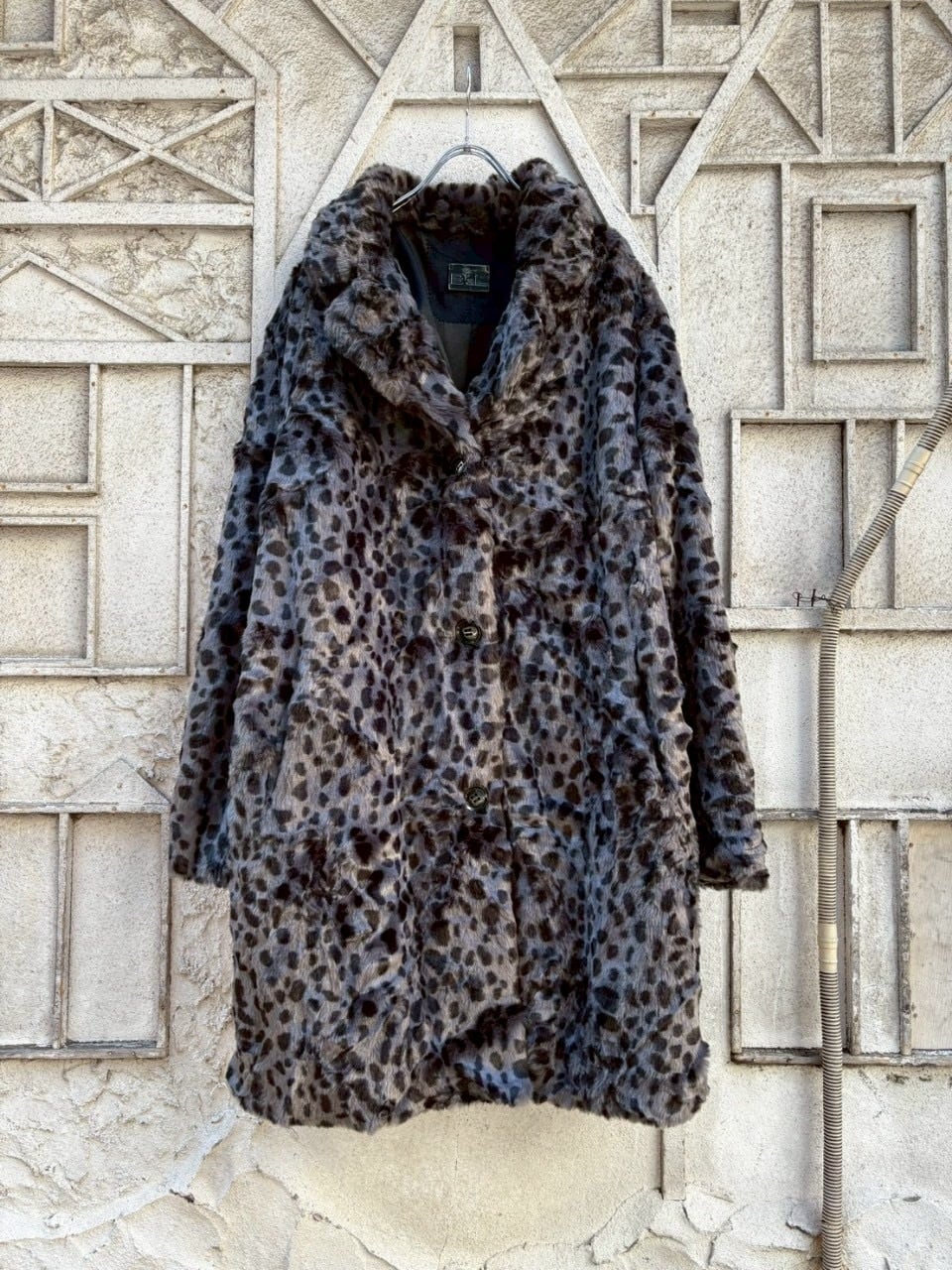 "LEOPARD FUR COAT"