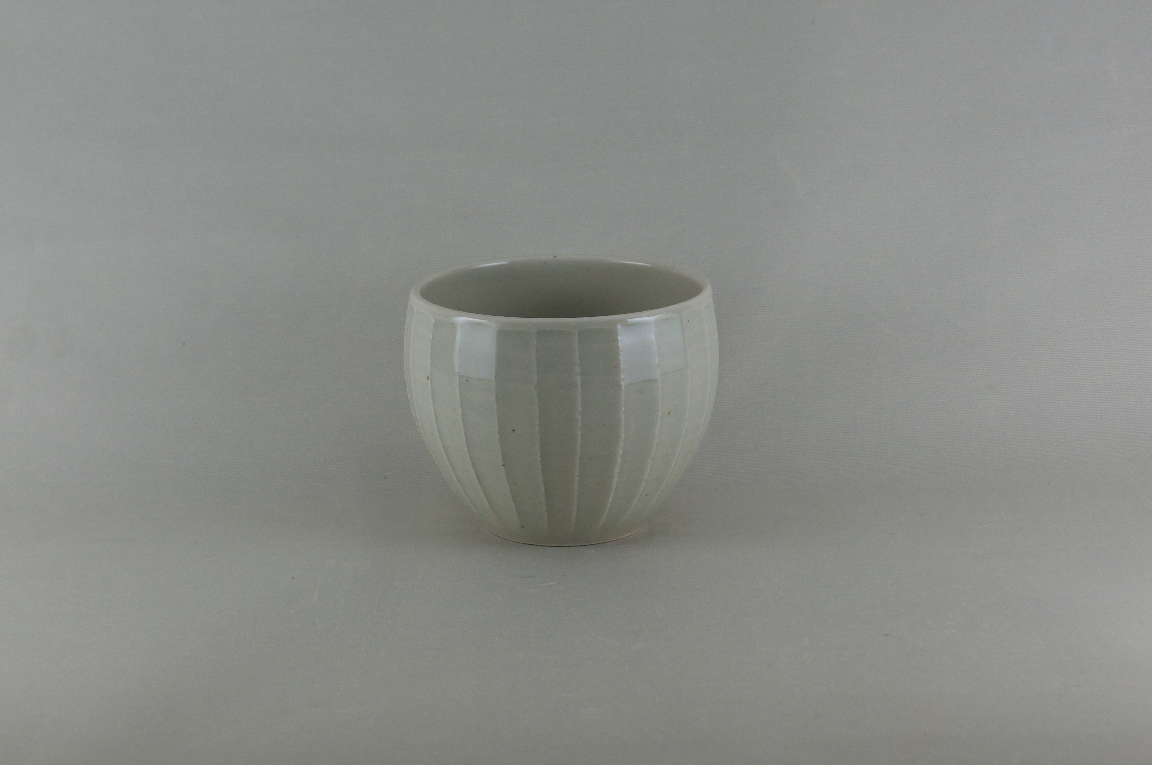 手彫り十草大福茶碗