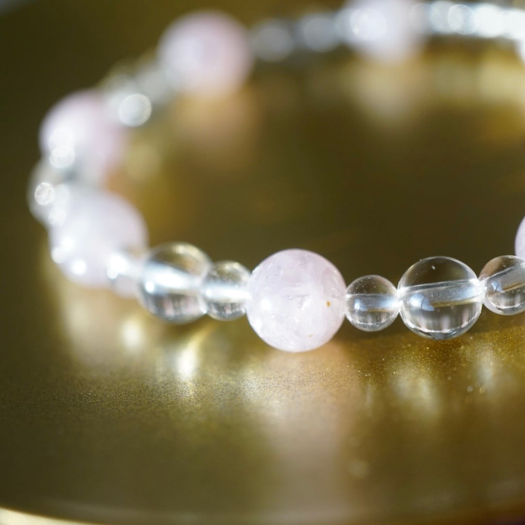 はる色の優しさブレスレット【モルガナイト&クリアクォーツ】