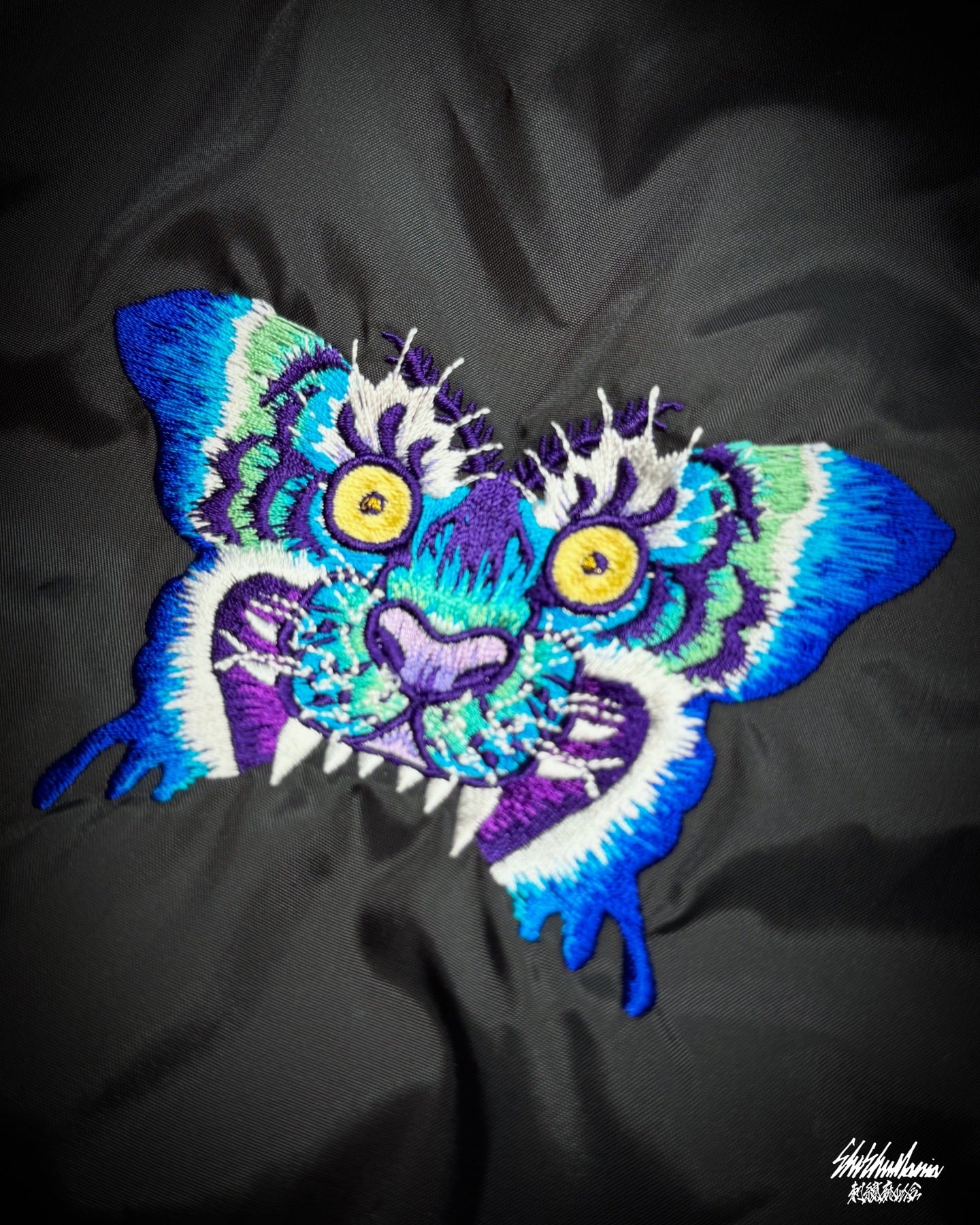 オーロラ蛾虎刺繍ナイロンコーチジャケット | SHISHUMANIA ONLINE STORE