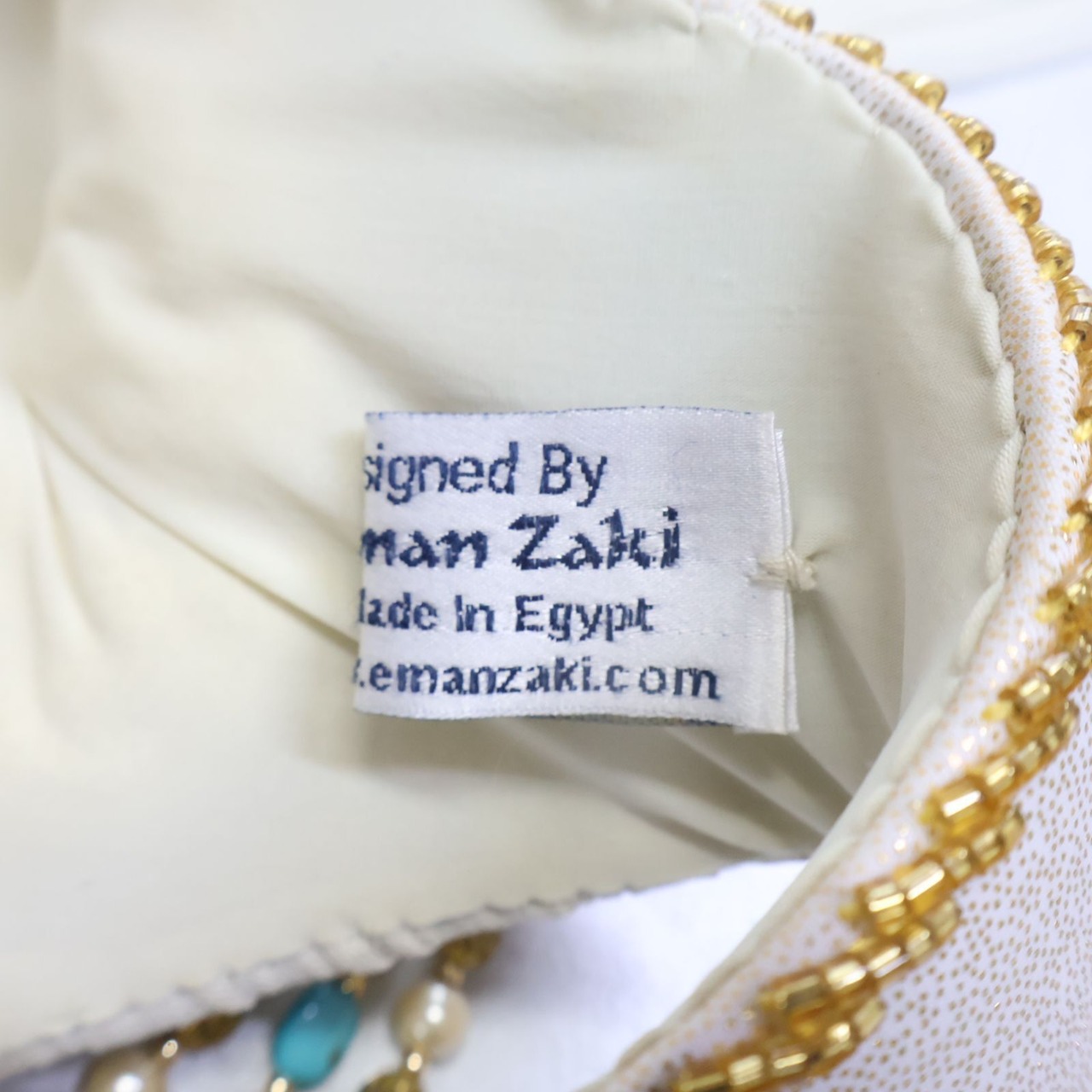 【エジプト製 ベリーダンス用オリエンタル衣装】ホワイト Eman Zaki カラフル ビーズ 豪華 白 ゴールド レース ラメ 可愛い