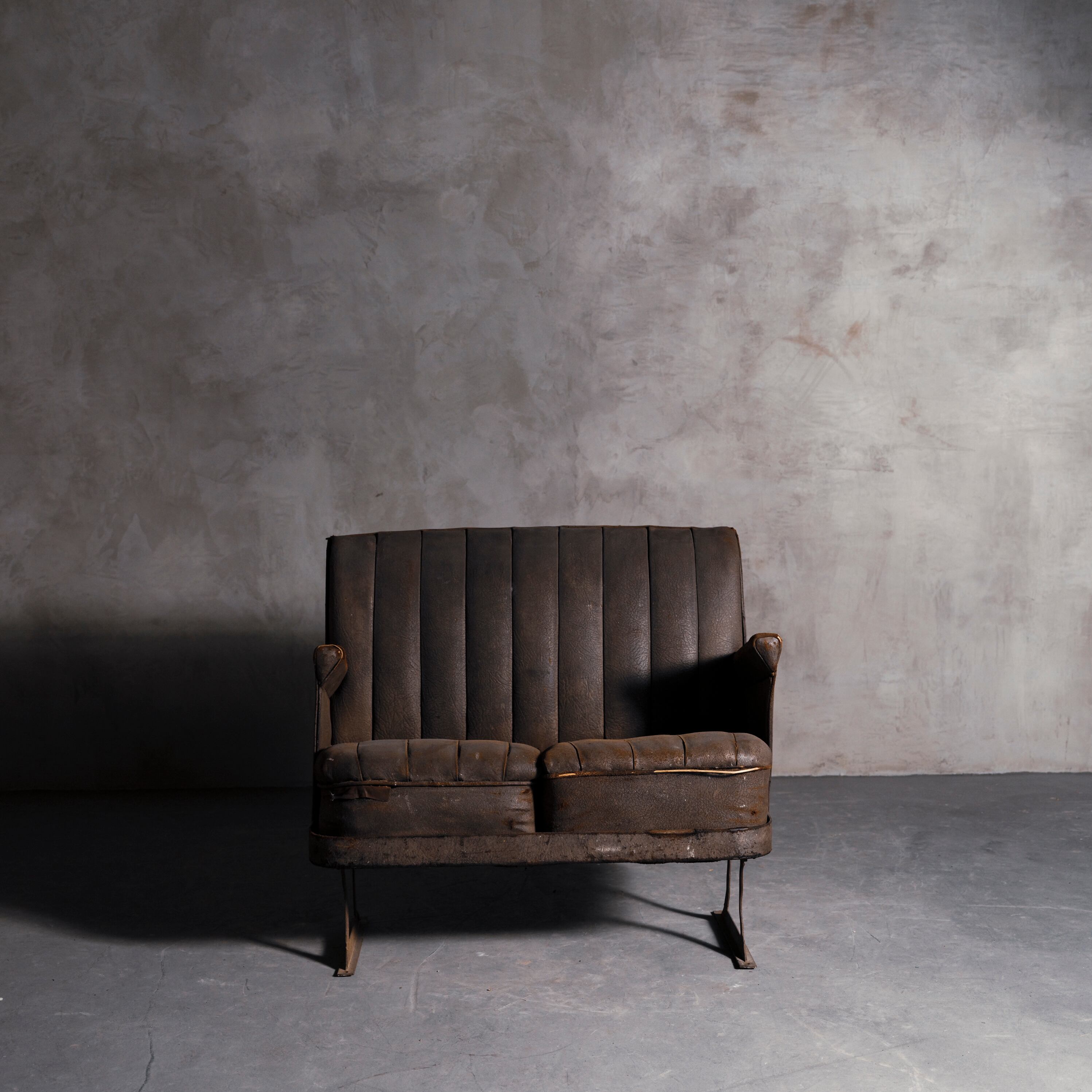 ソファ/アンティーク/バスシート/レザーシートチェアー/シネマチェアー風/レザー/ダブルシート/二人掛け/カップルソファー/スタジオ