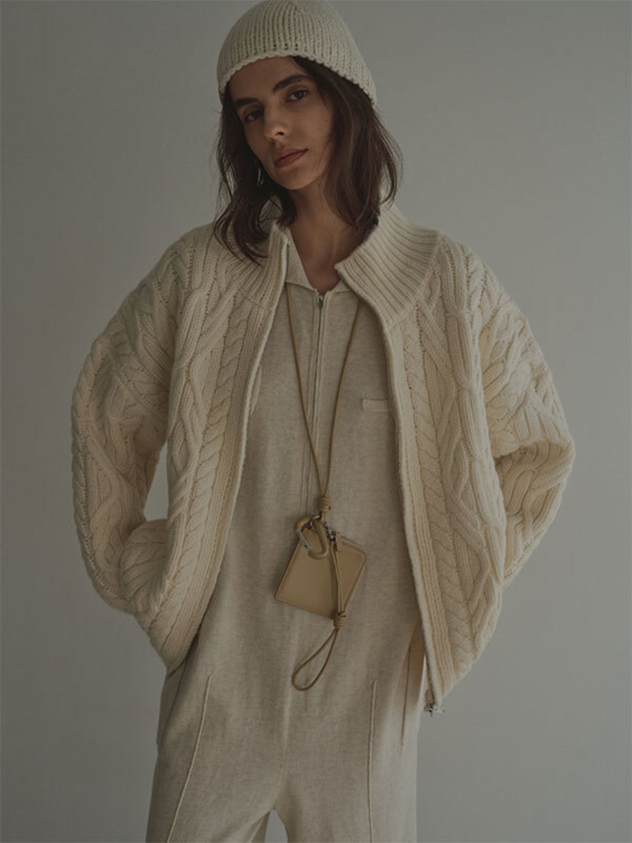 ETRE TOKYO レザーコードカラビナスクエアパース 3色展開