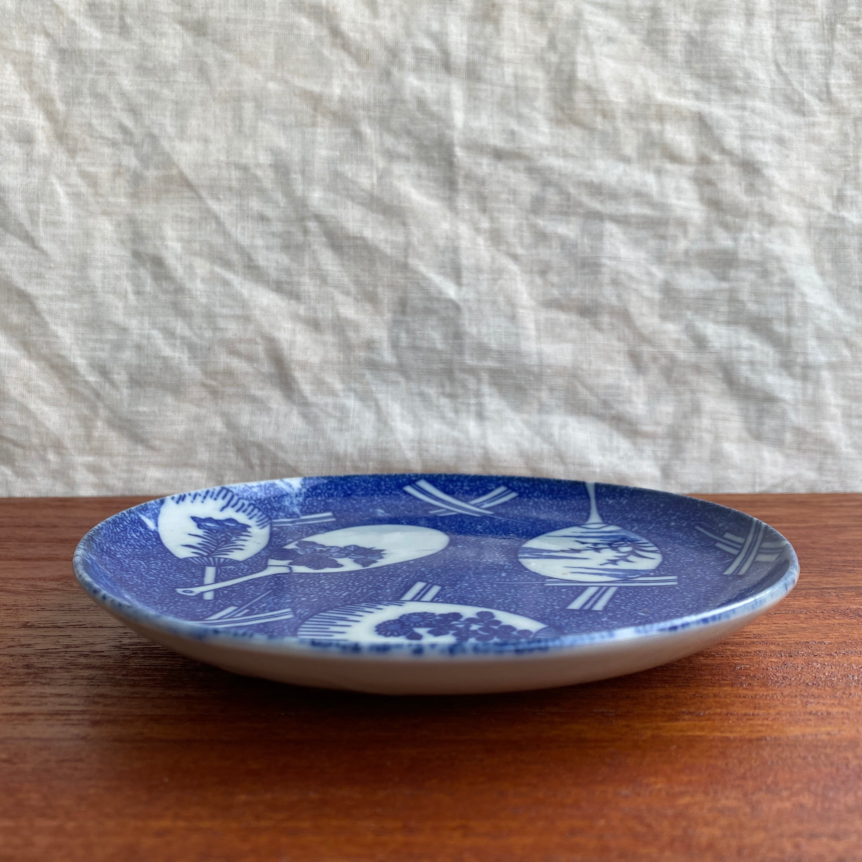 うちわと扇子柄のおしゃれな印判皿 (B) | むかしのうつわ 迦史庵 うちわと扇子柄のおしゃれな印判皿 (B) | むかしのうつわ 迦史庵