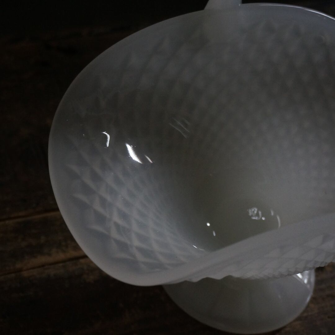 古いフランスのガラス花器